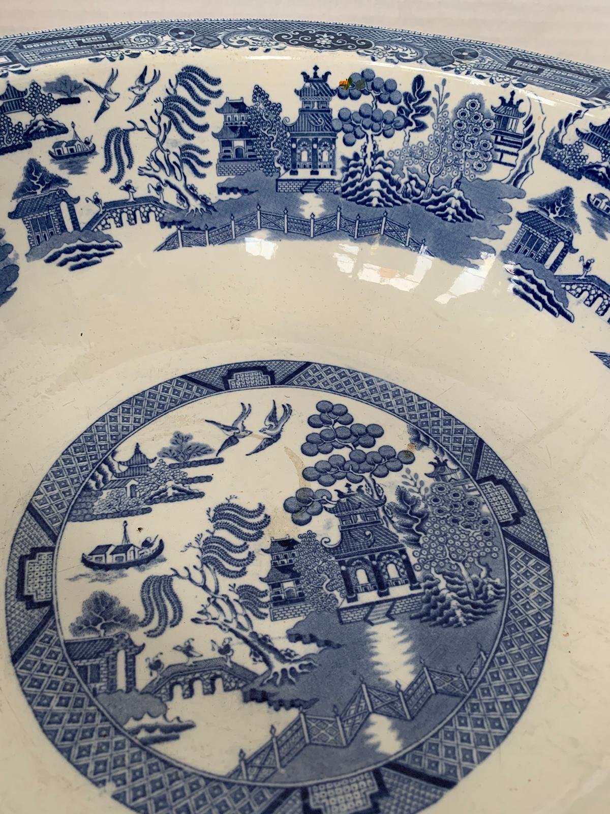 English Blue Willow Porcelain Bowl by Wedgwood, Impressed Mark, circa 1880 For Sale 5