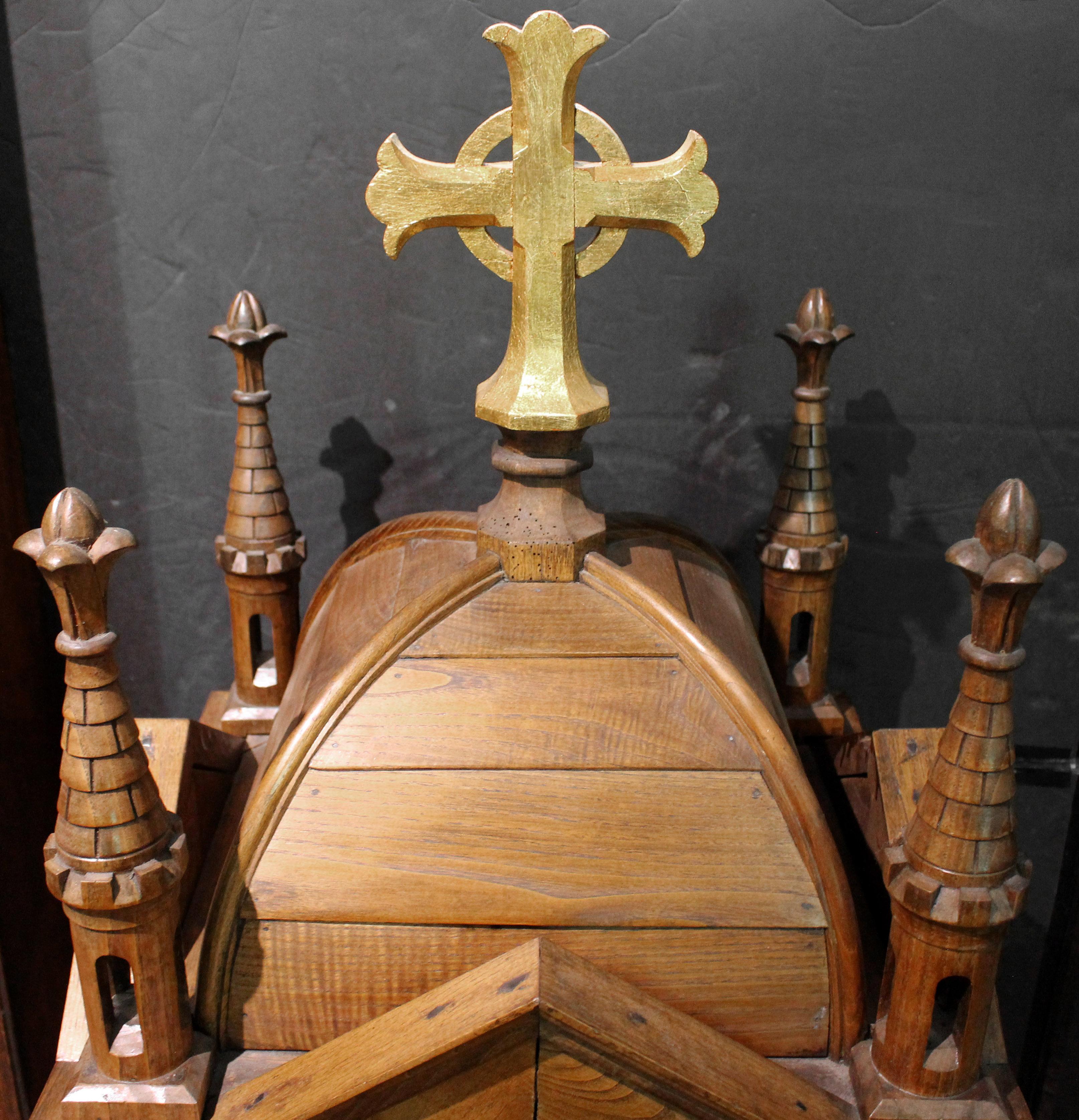 Néo-gothique Vers 1880 Niche à baldaquin ou à statues de style gothique français en vente