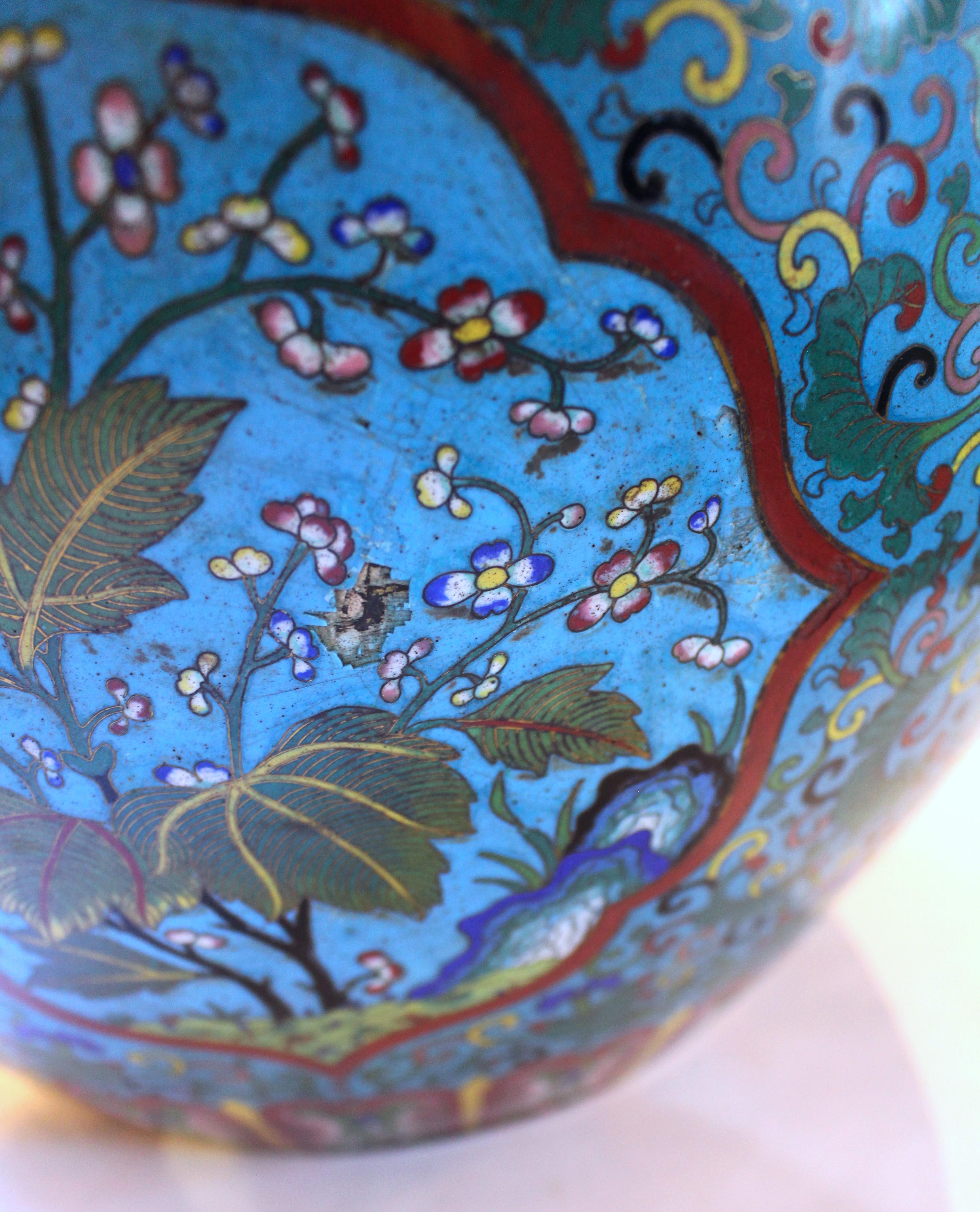 Circa 1880 Grand Size Japanese Cloisonné Jardinière In Good Condition In Chapel Hill, NC