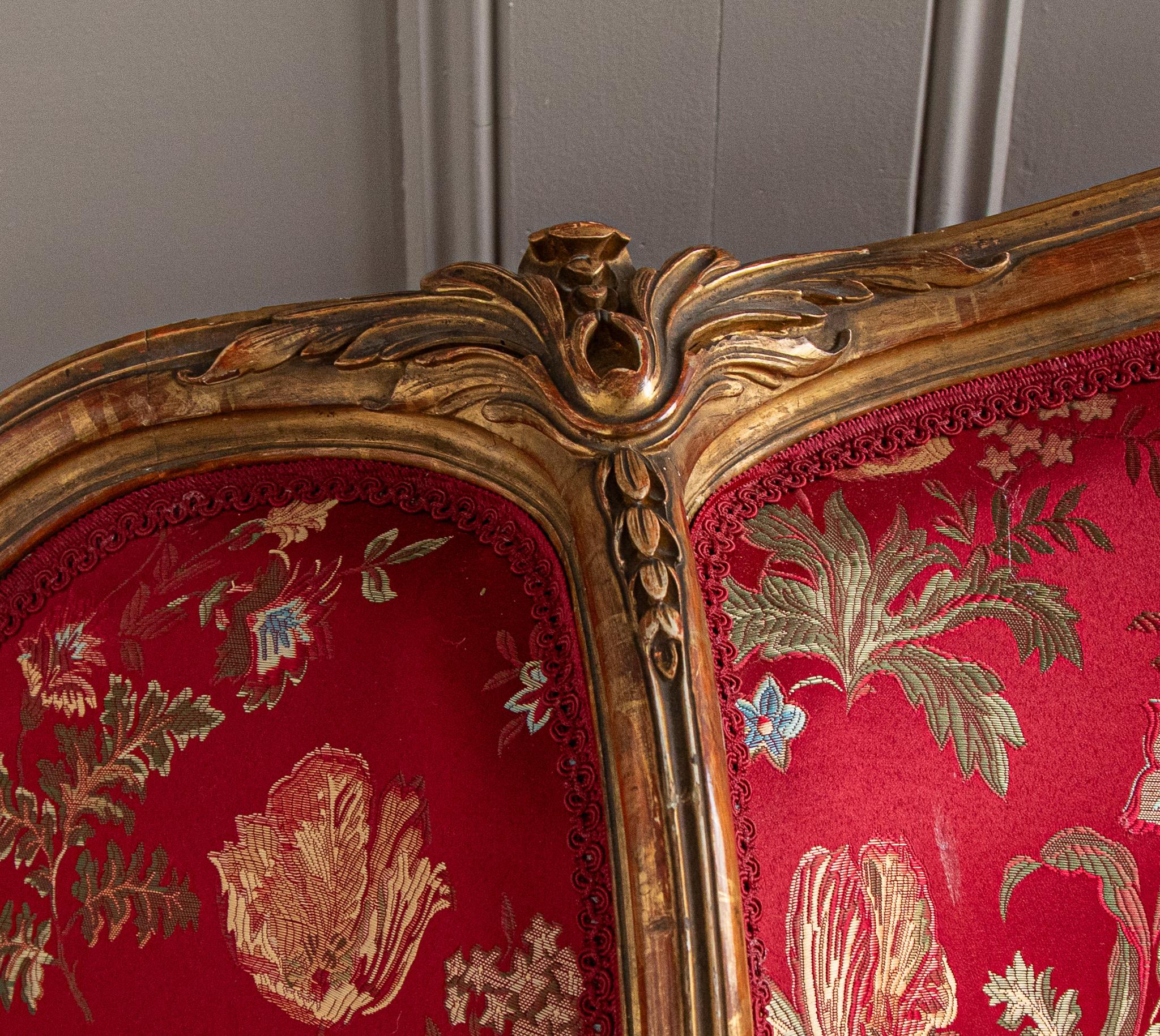 CIRCA 1880 - Grand Canapé Confidente en bois doré de style LXV  Bon état - En vente à London, Park Royal