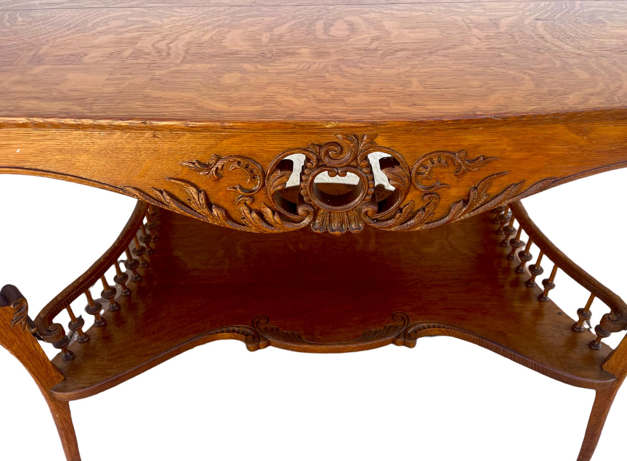 Circa 1880' Quarter Saw Tiger Oak Table In Good Condition In Jupiter, FL
