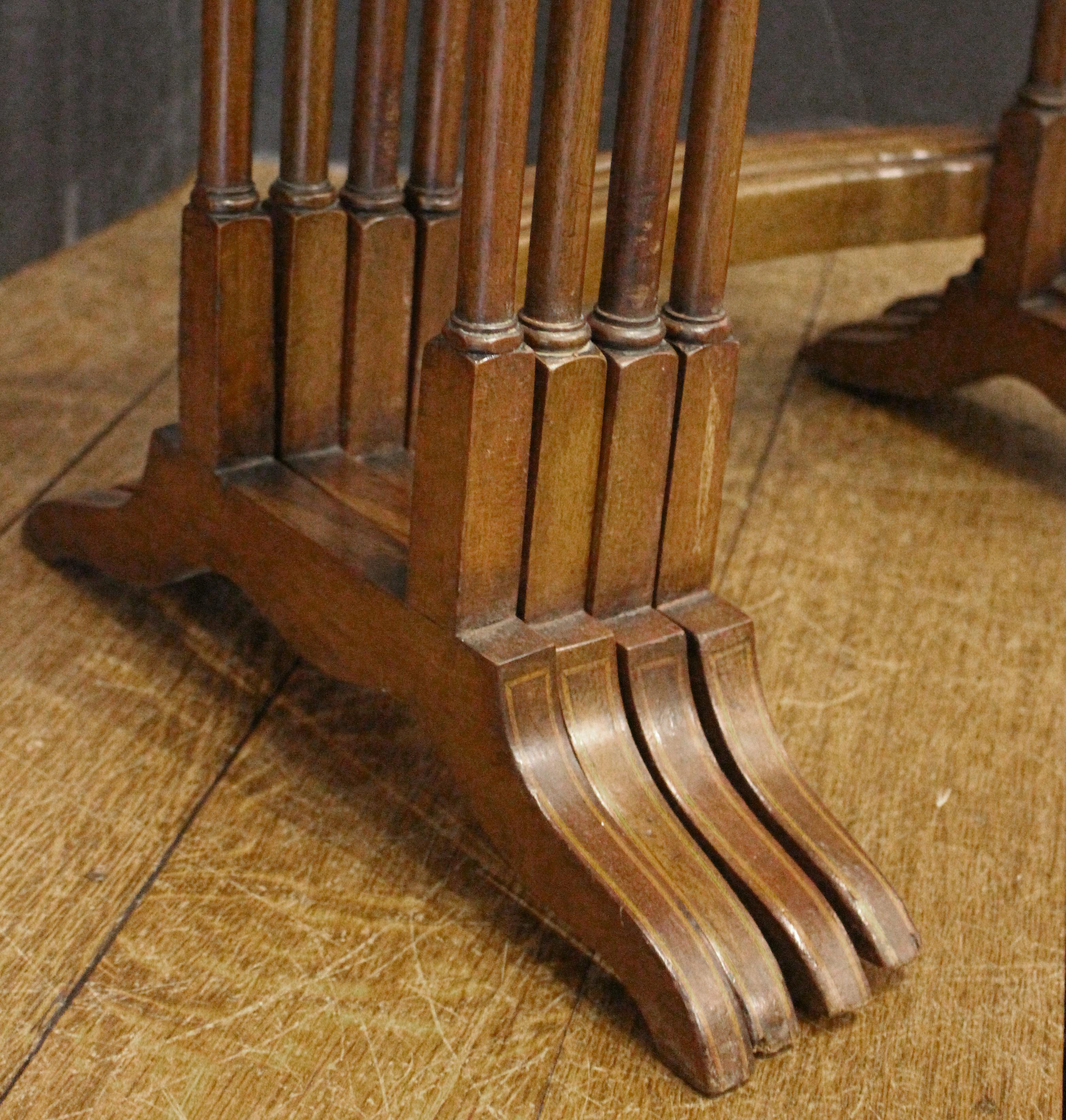 Vers 1880 Quatuor de tables gigognes anglaises Bon état - En vente à Chapel Hill, NC