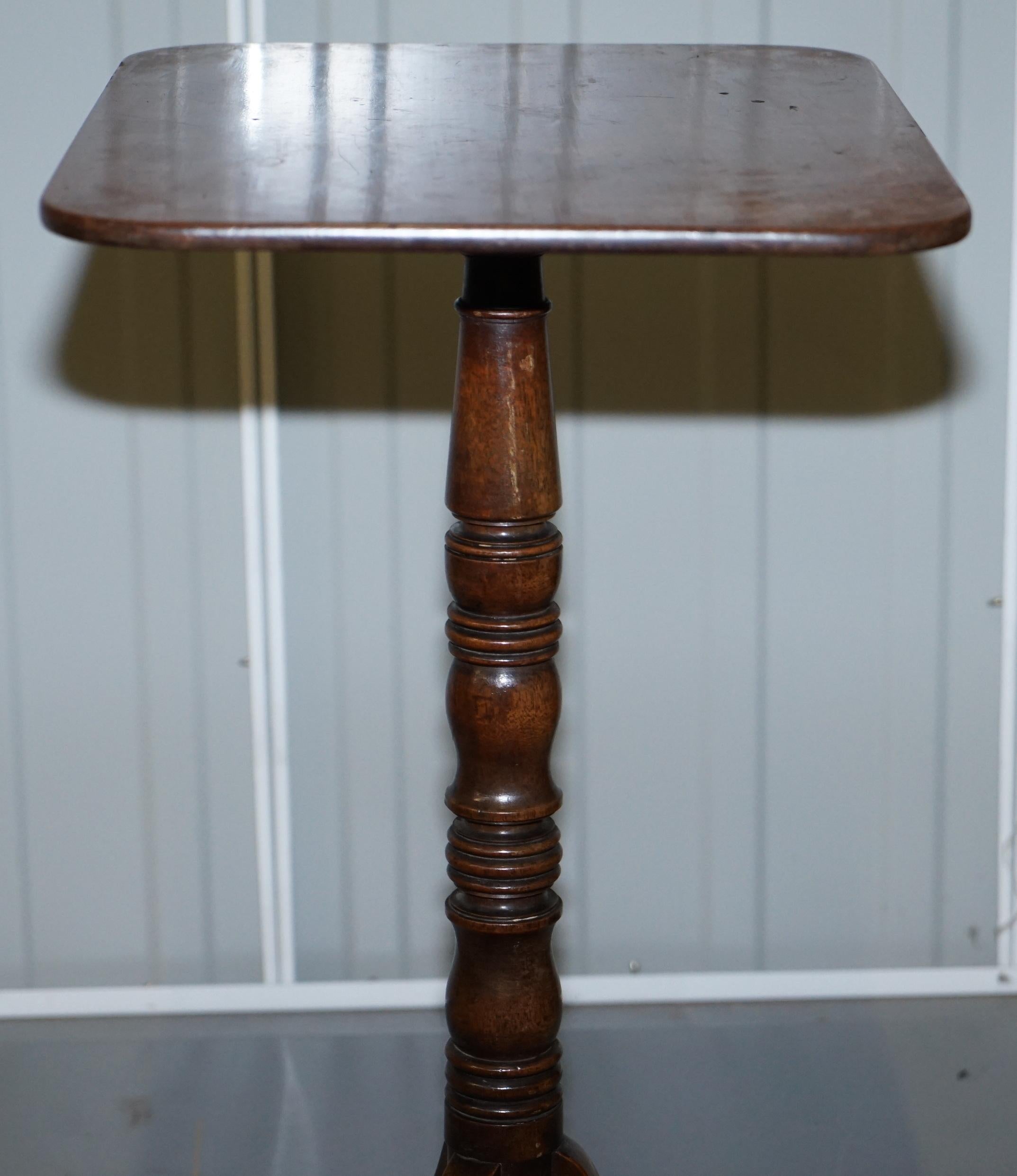 Victorian Tripod Side End Lamp Table in Walnut Carved Central Pillar, circa 1880 5