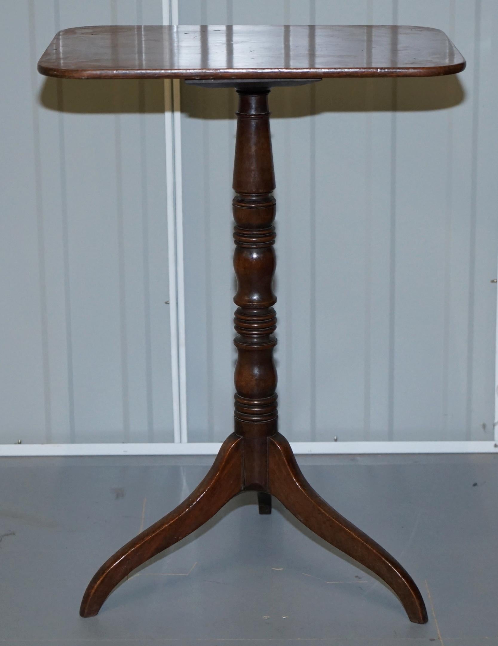 Victorian Tripod Side End Lamp Table in Walnut Carved Central Pillar, circa 1880 6