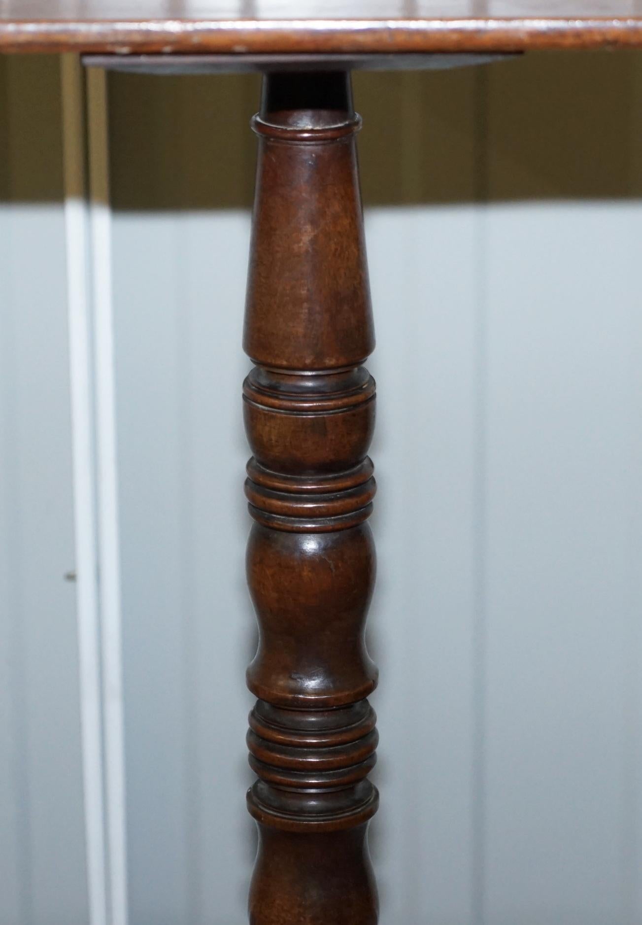 Victorian Tripod Side End Lamp Table in Walnut Carved Central Pillar, circa 1880 8