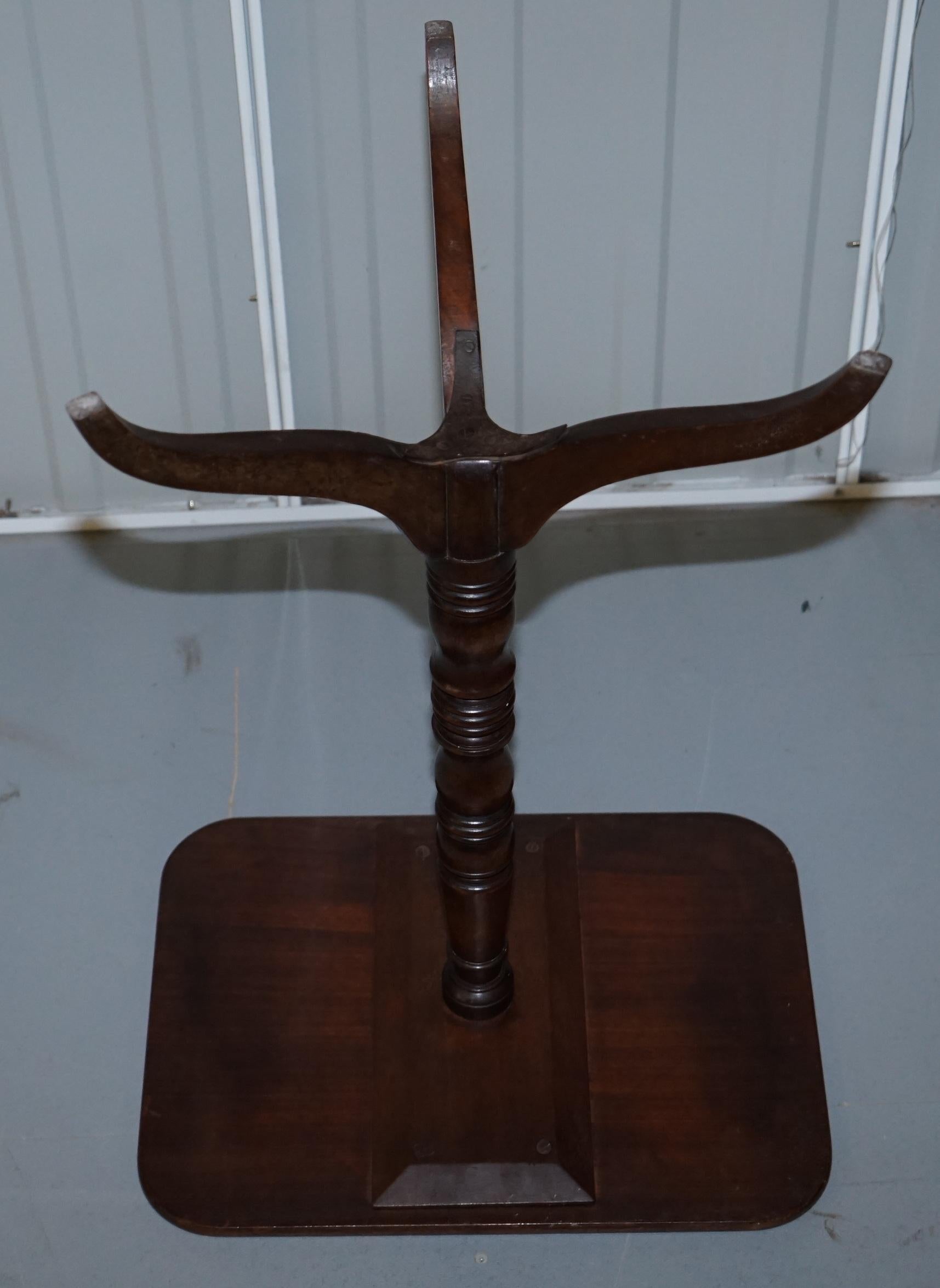 Victorian Tripod Side End Lamp Table in Walnut Carved Central Pillar, circa 1880 9