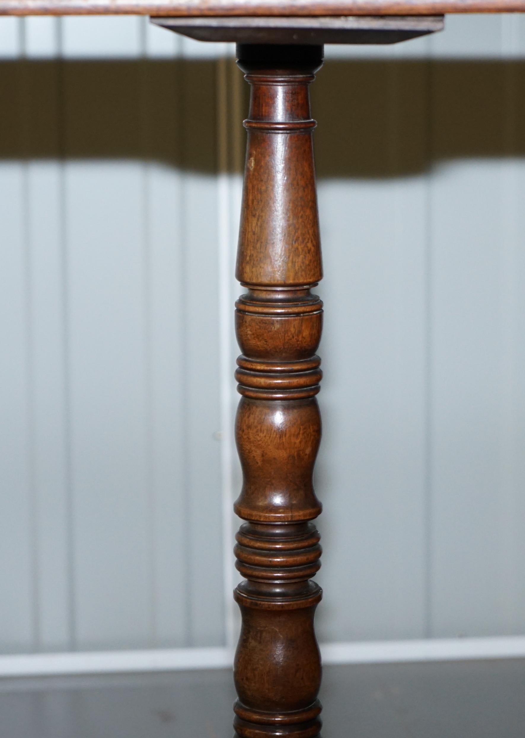 Hand-Crafted Victorian Tripod Side End Lamp Table in Walnut Carved Central Pillar, circa 1880