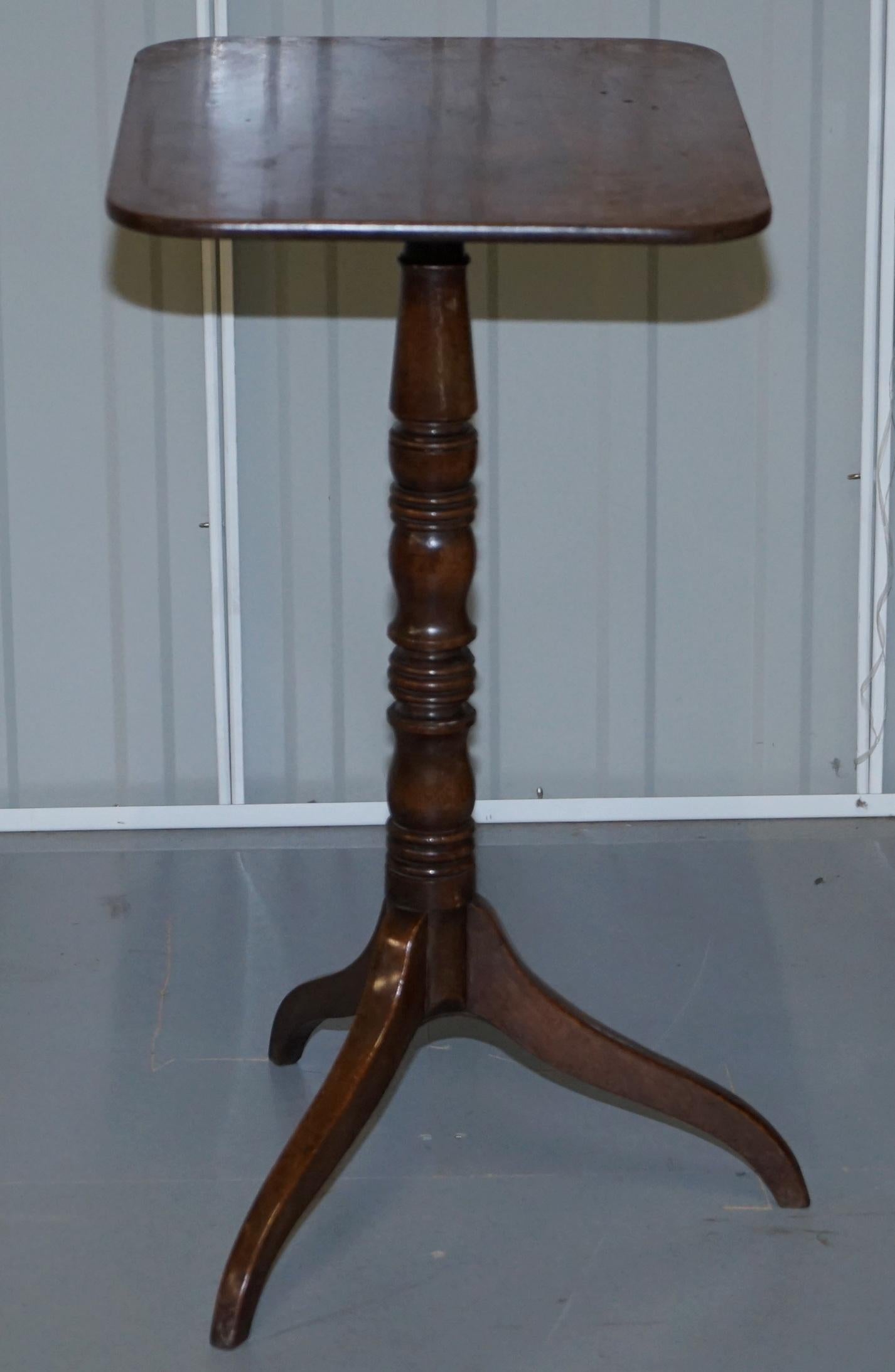 Victorian Tripod Side End Lamp Table in Walnut Carved Central Pillar, circa 1880 3