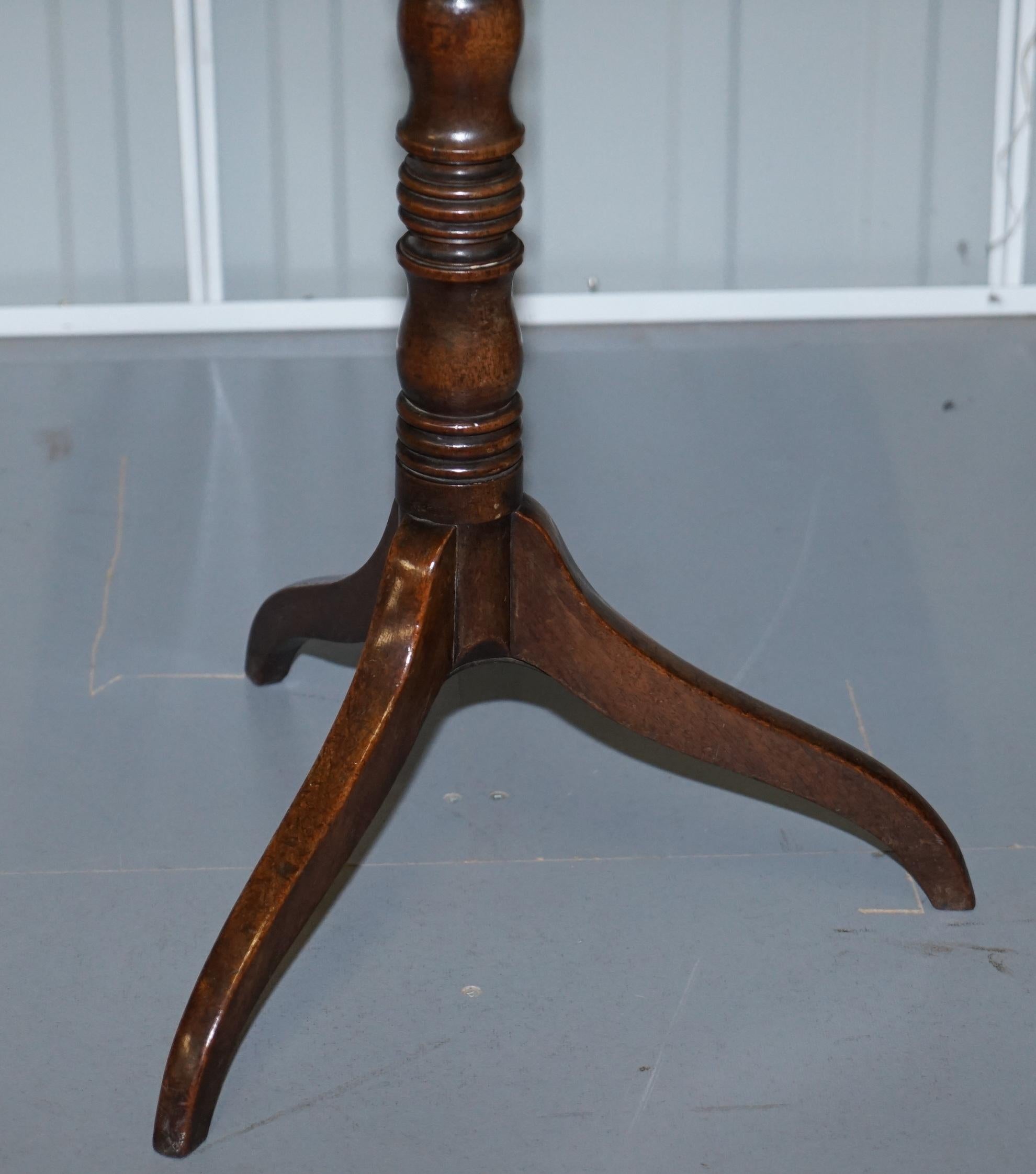Victorian Tripod Side End Lamp Table in Walnut Carved Central Pillar, circa 1880 4