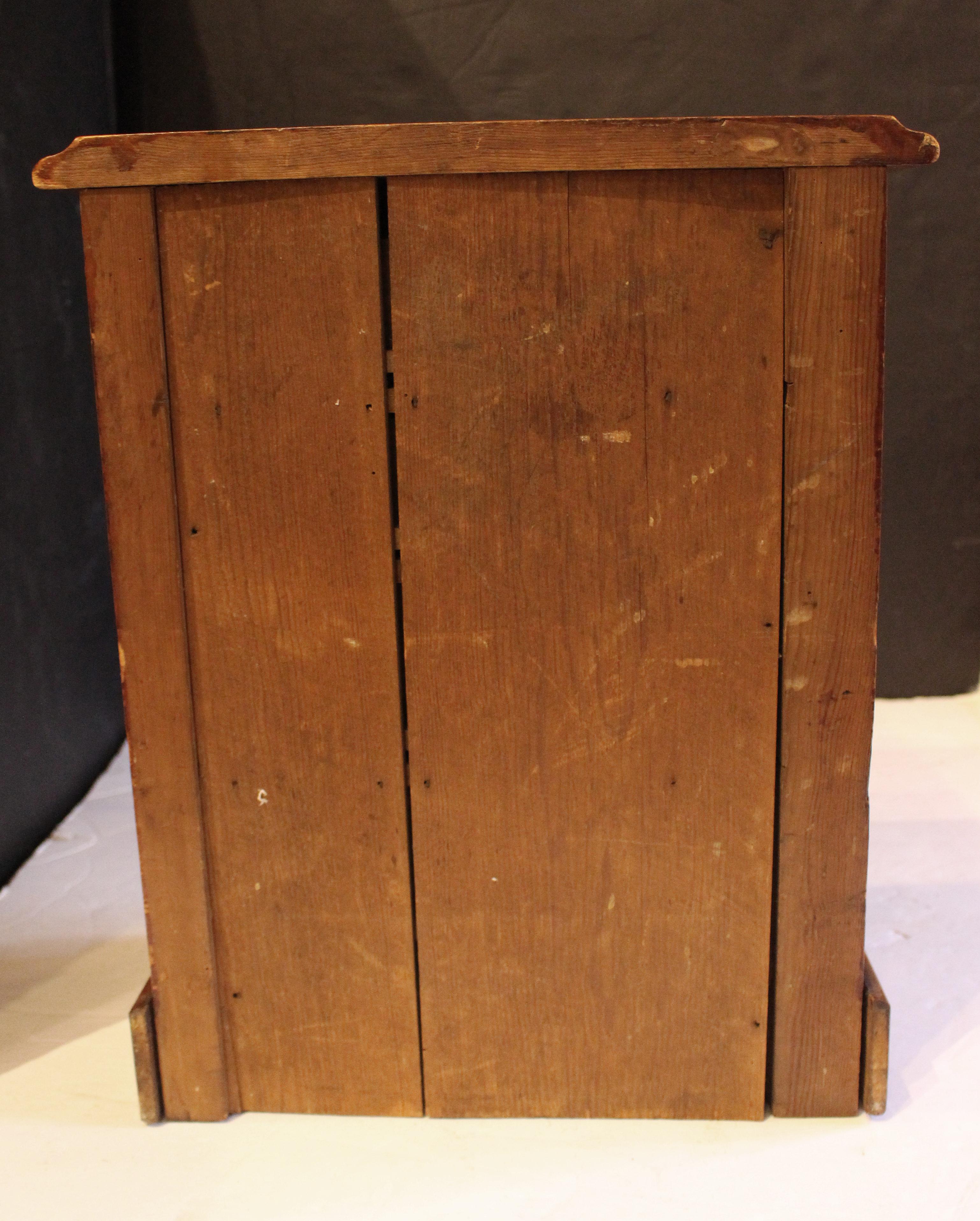 Stampato Cassettiera inglese in miniatura o Child & Child del 1880 circa in vendita