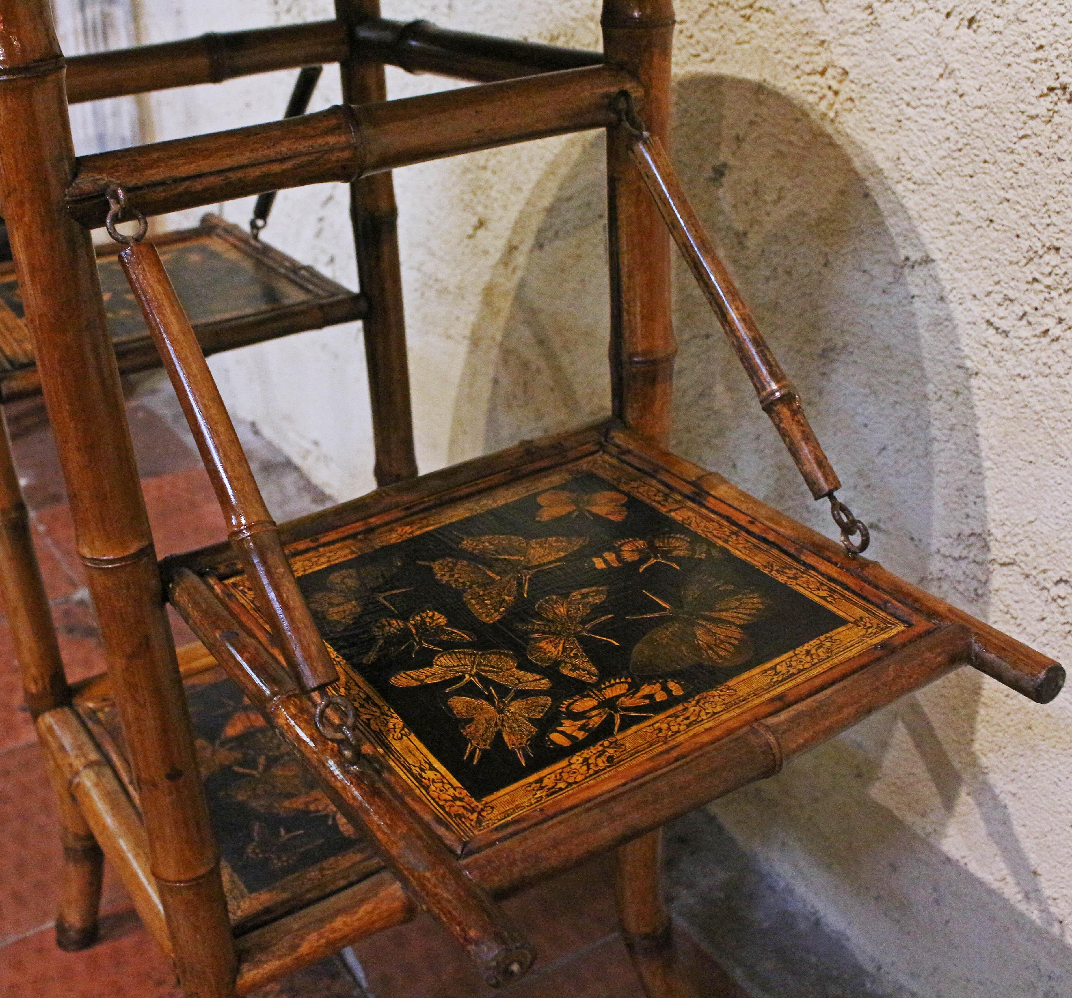 Mesa inglesa de bambú de varios pisos, circa 1880 Victoriano en venta
