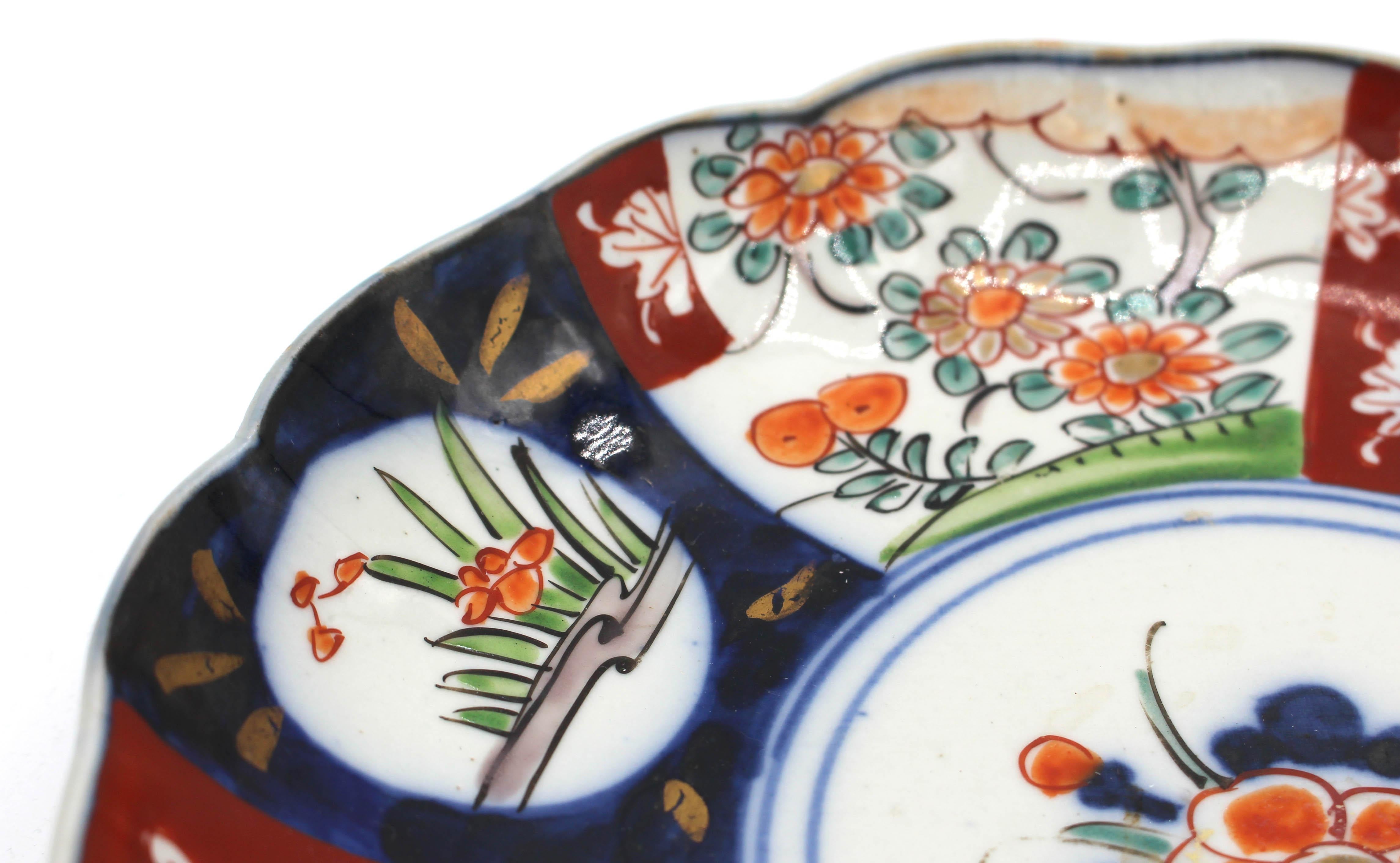Circa 1880s Lobed Form Imari plate, Japanese. Meiji period For Sale 1