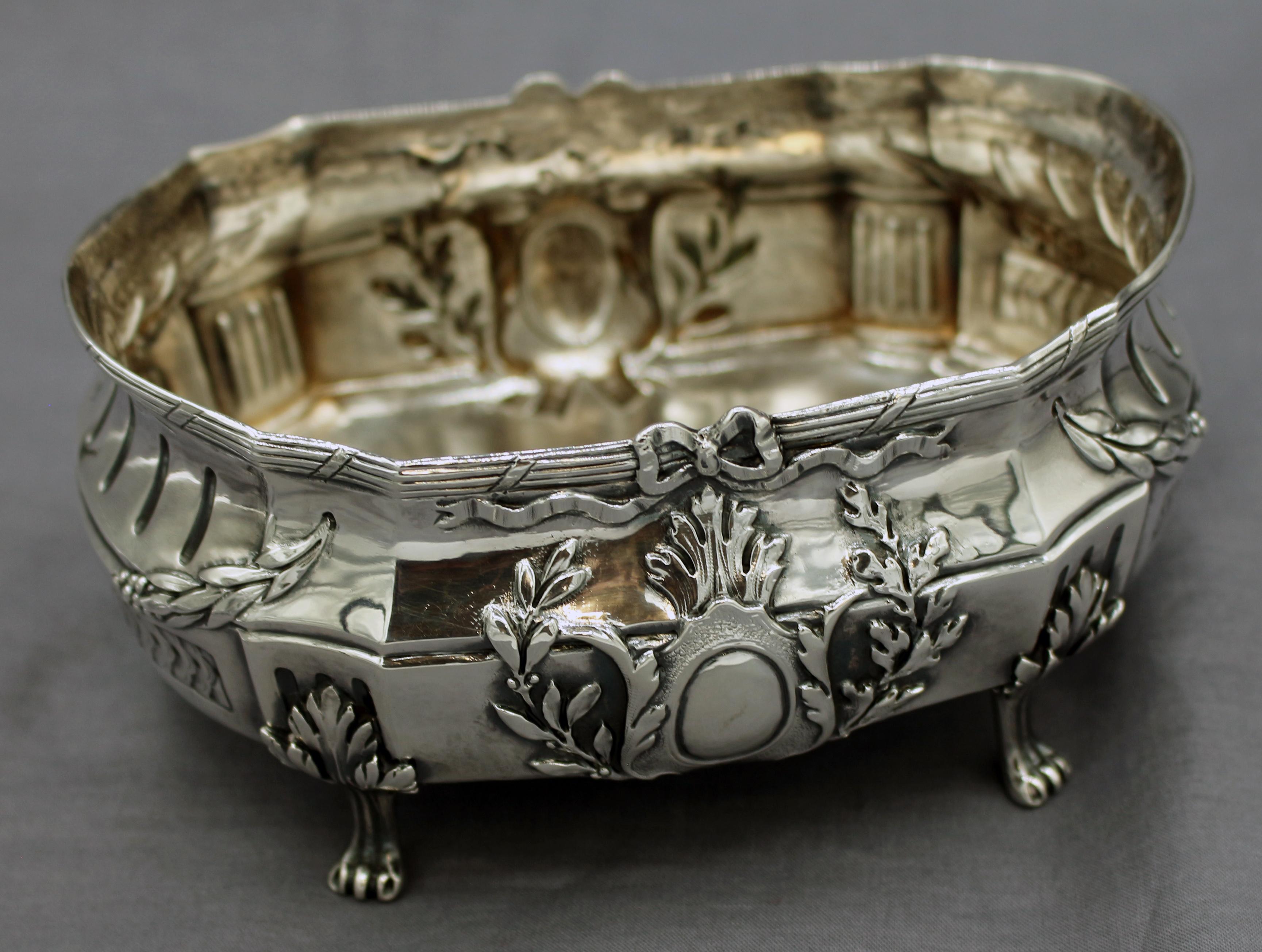 Parisian silver bowl. Footed, cartouche form with ribbon, leaf & berry motifs. French 1st standard .950 silver. Never engraved. Paw feet, circa 1880s, 8 troy oz. 6 1/8