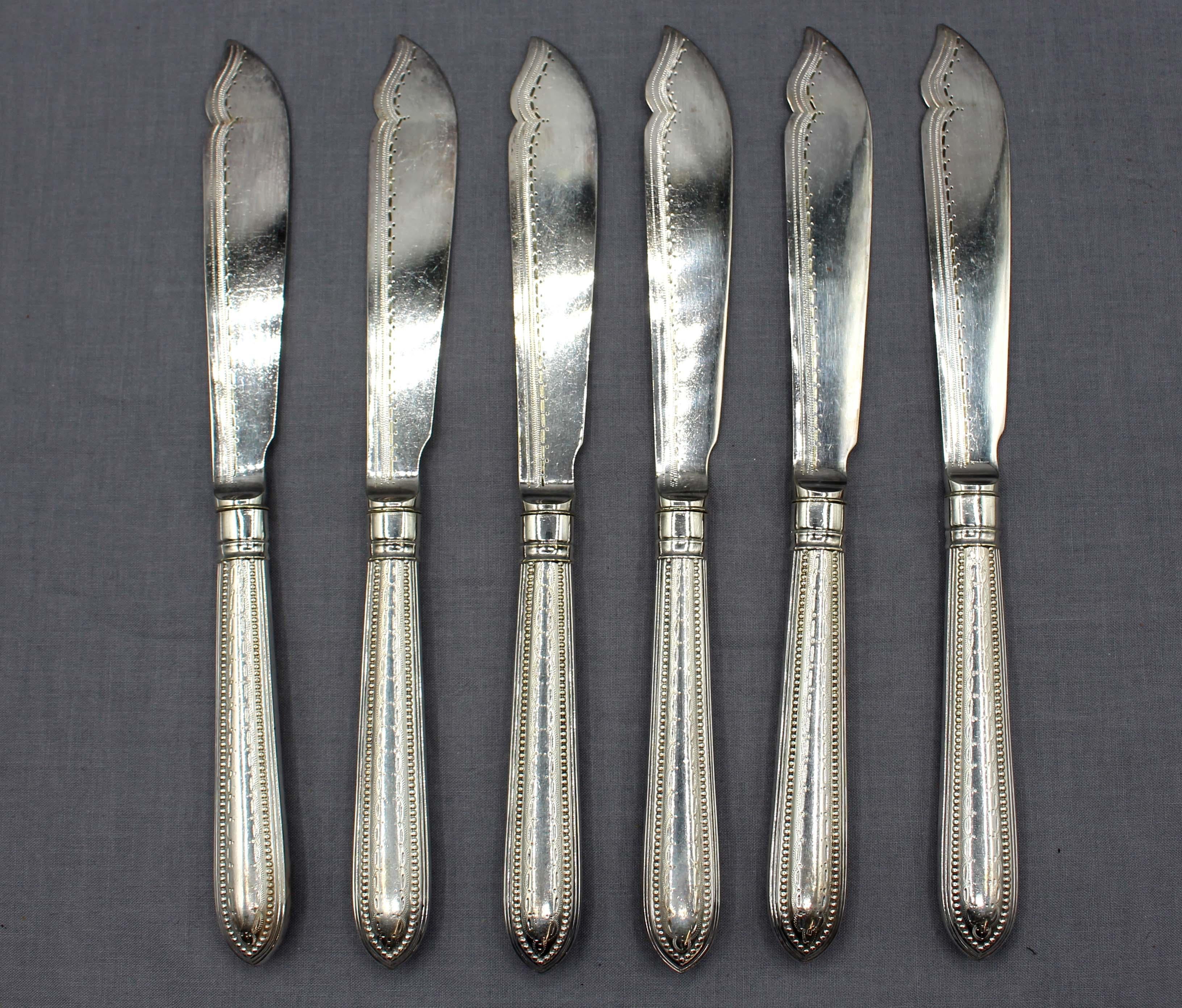 Anglais Ensemble de couteaux et fourchettes à poisson pour 6 personnes, anglais, datant des années 1880 en vente