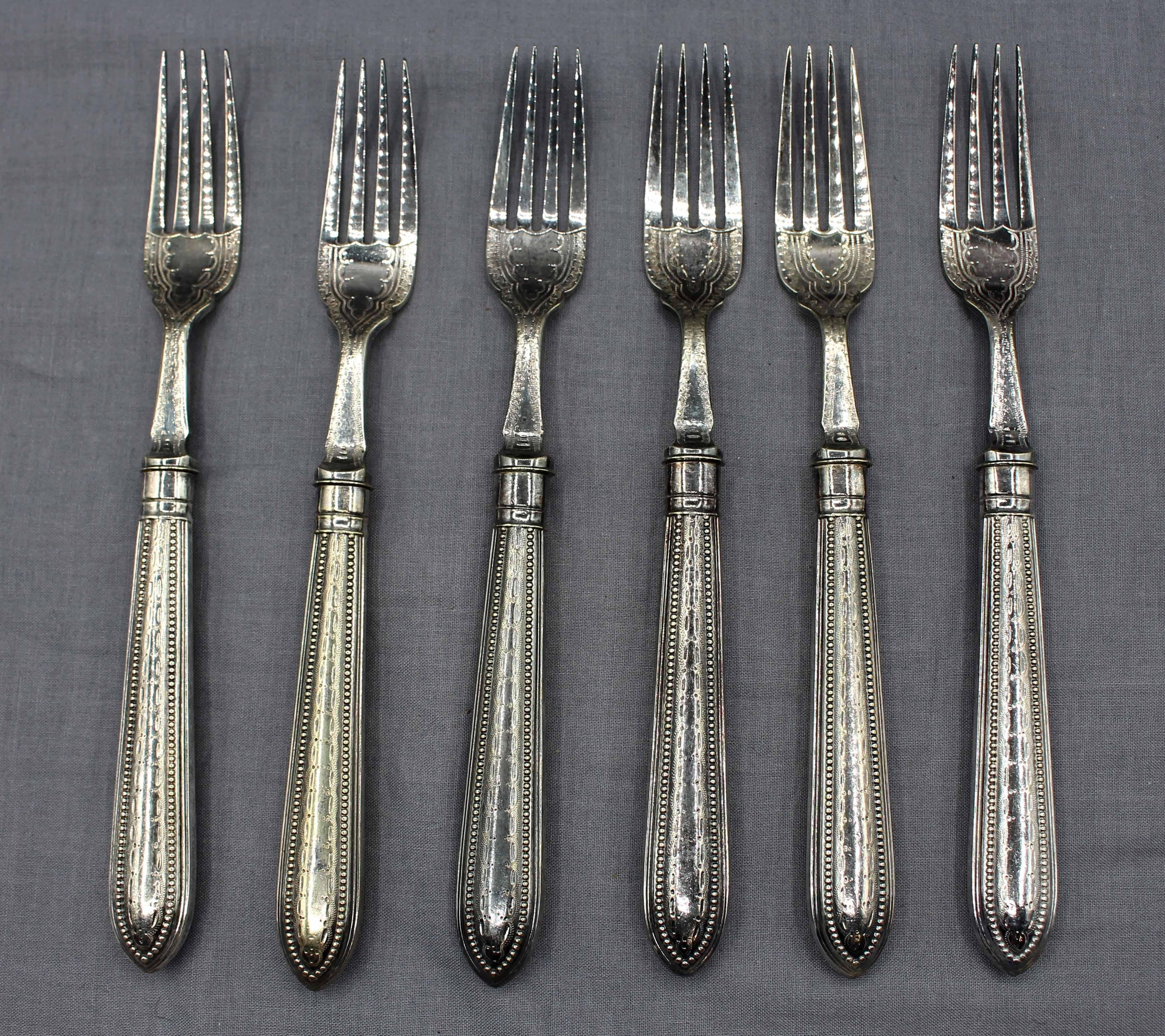 Ensemble de couteaux et fourchettes à poisson pour 6 personnes, anglais, datant des années 1880 Bon état - En vente à Chapel Hill, NC