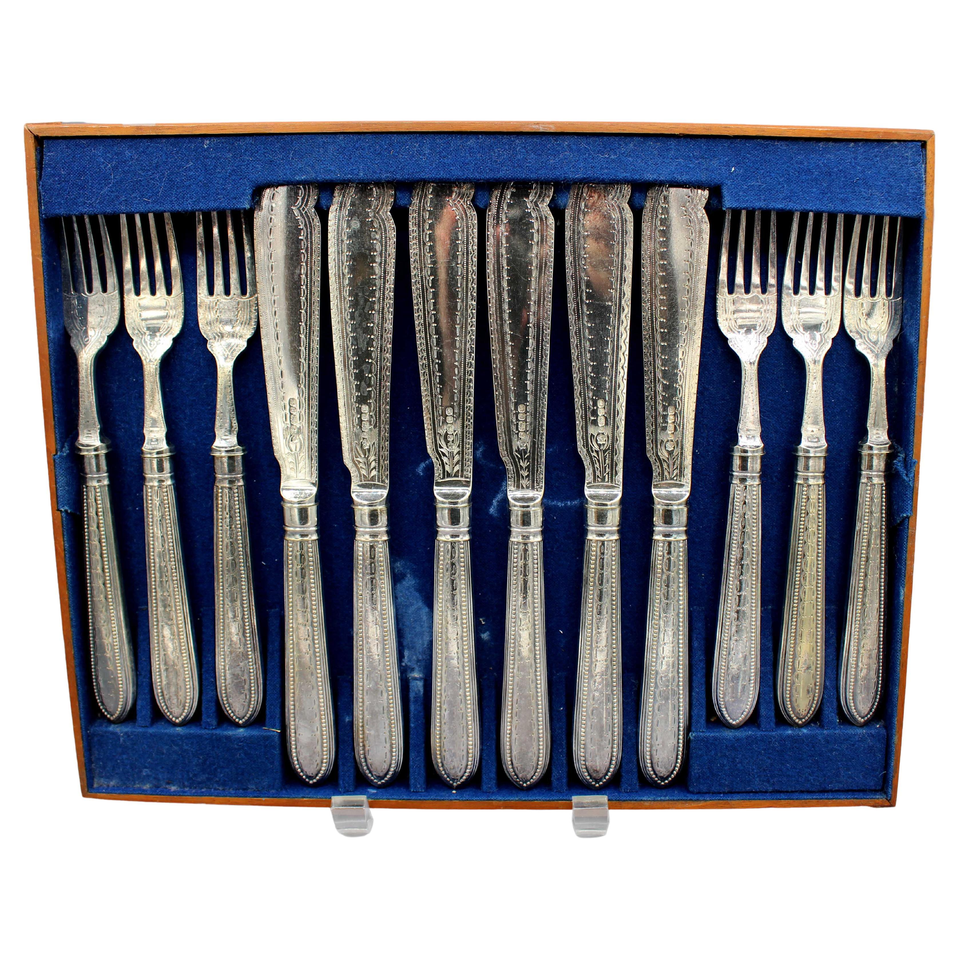 Ensemble de couteaux et fourchettes à poisson pour 6 personnes, anglais, datant des années 1880 en vente