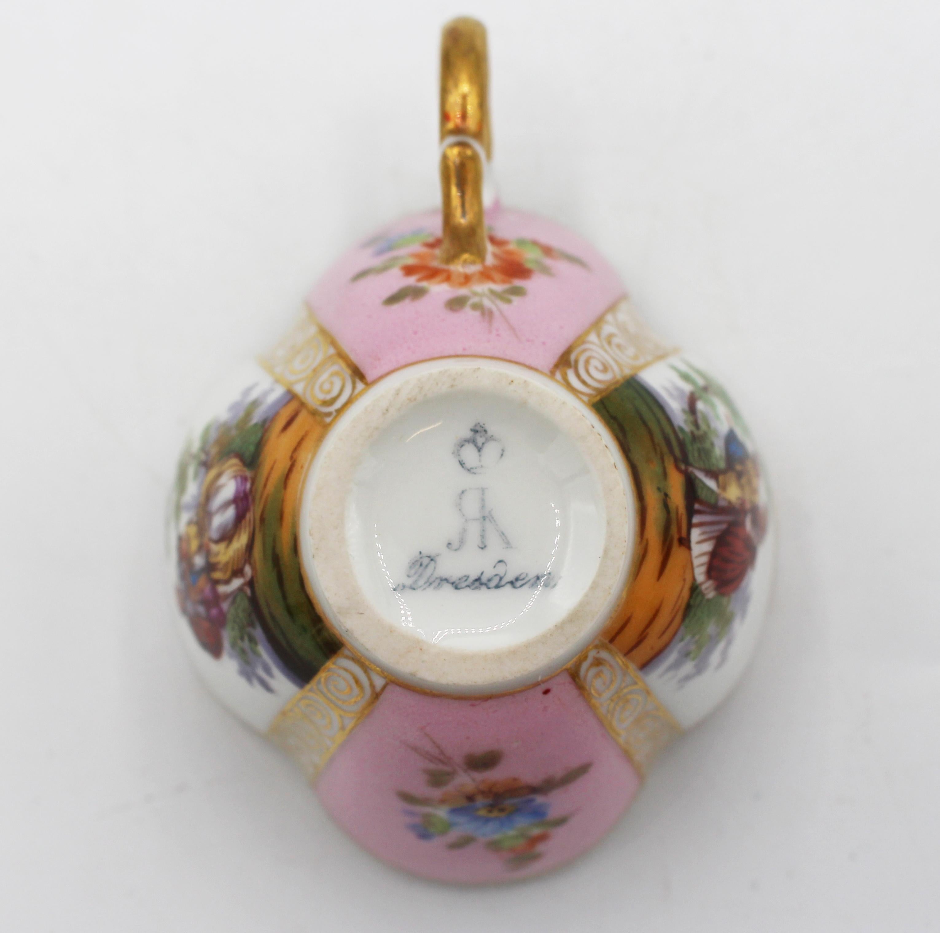 Circa 1888-1916 Richard Klemm, Dresden Quatrefoil Demitasse Cup & Saucer en vente 2