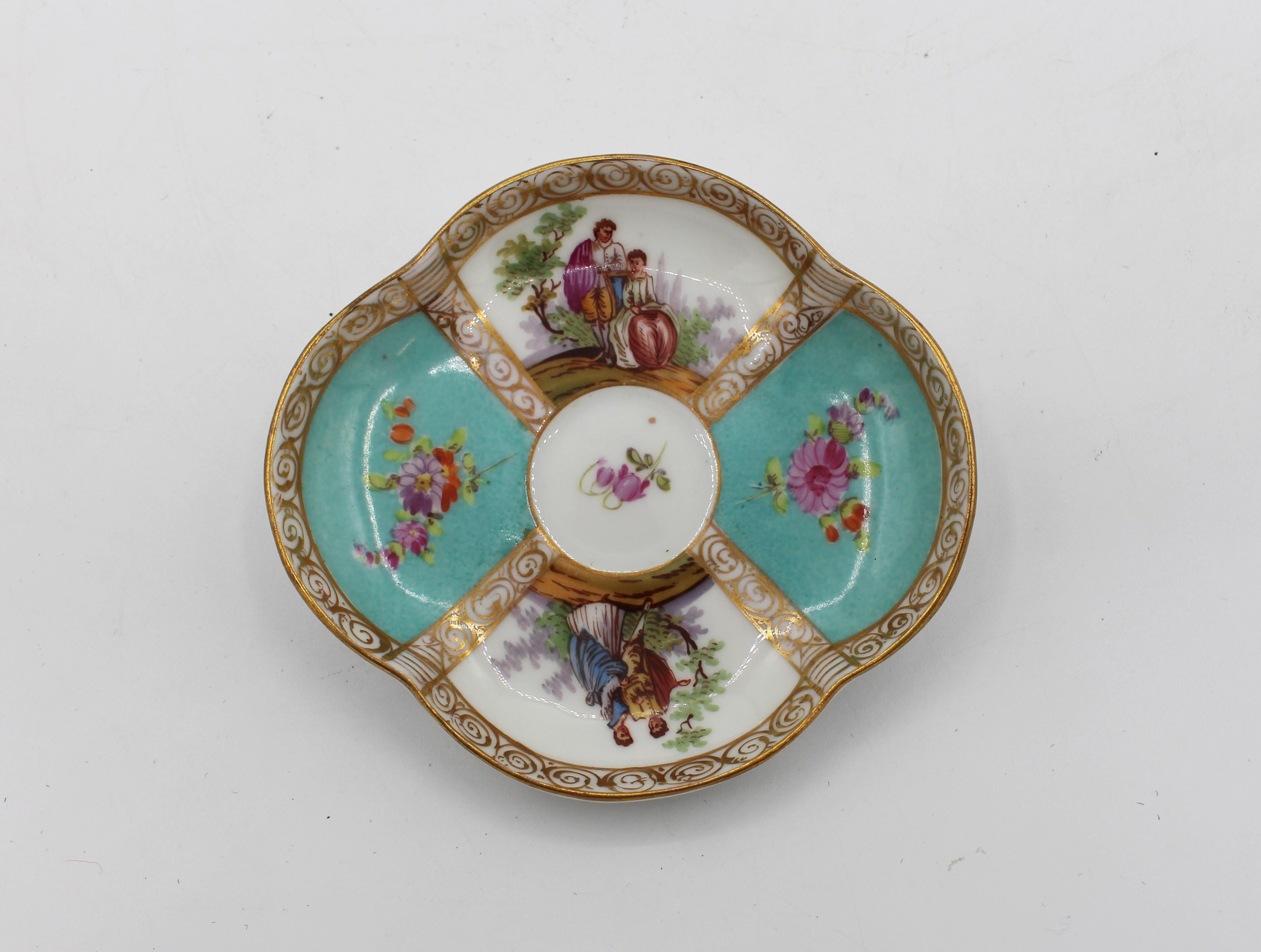 Doré Circa 1888-1916 Richard Klemm, Dresden Quatrefoil Demitasse Cup & Saucer en vente