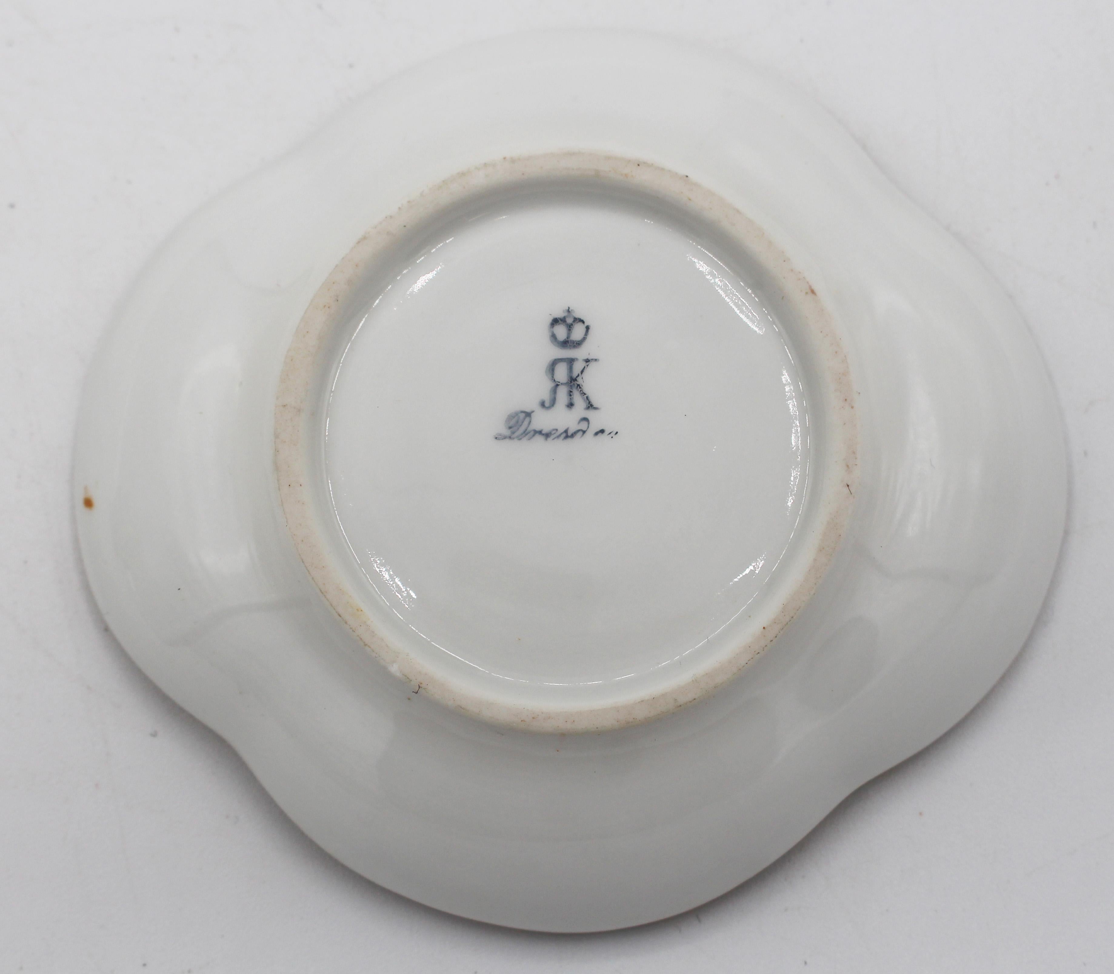 Circa 1888-1916 Richard Klemm, Dresden Quatrefoil Demitasse Cup & Saucer Bon état - En vente à Chapel Hill, NC