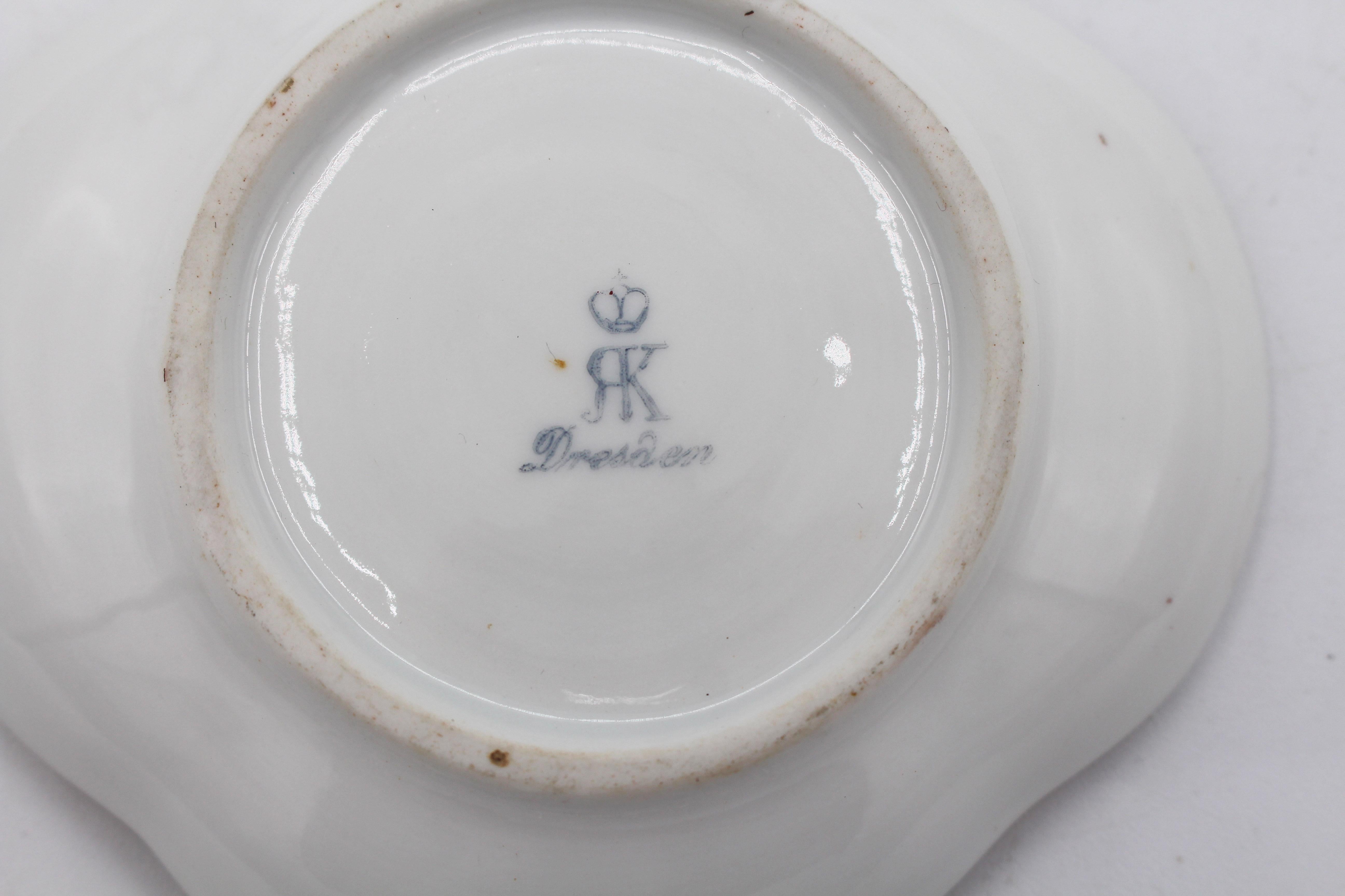 Circa 1888-1916 Richard Klemm, Dresden Quatrefoil Demitasse Cup & Saucer Bon état - En vente à Chapel Hill, NC