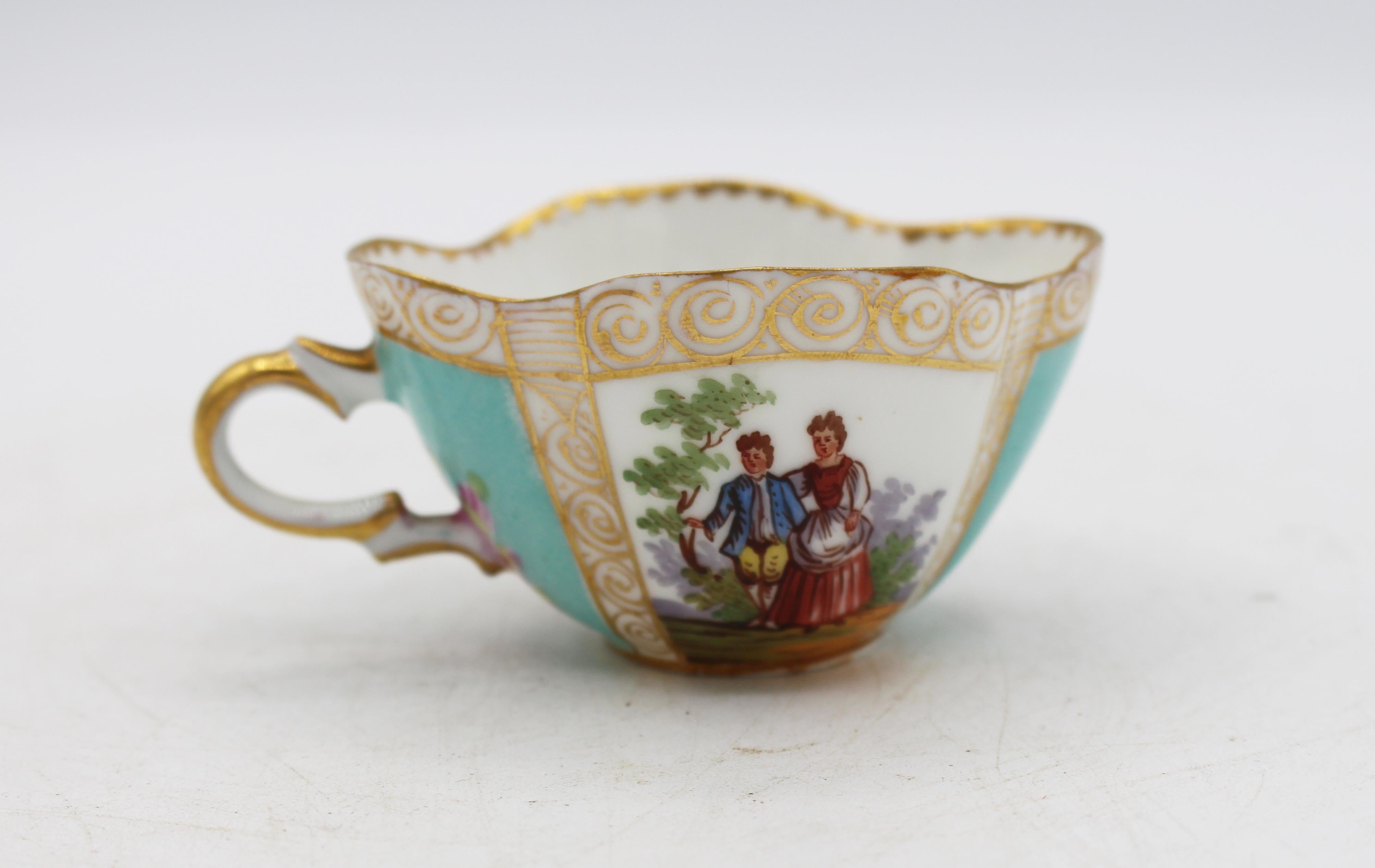 Circa 1888-1916 Richard Klemm, Dresden Quatrefoil Demitasse Cup & Saucer en vente 1