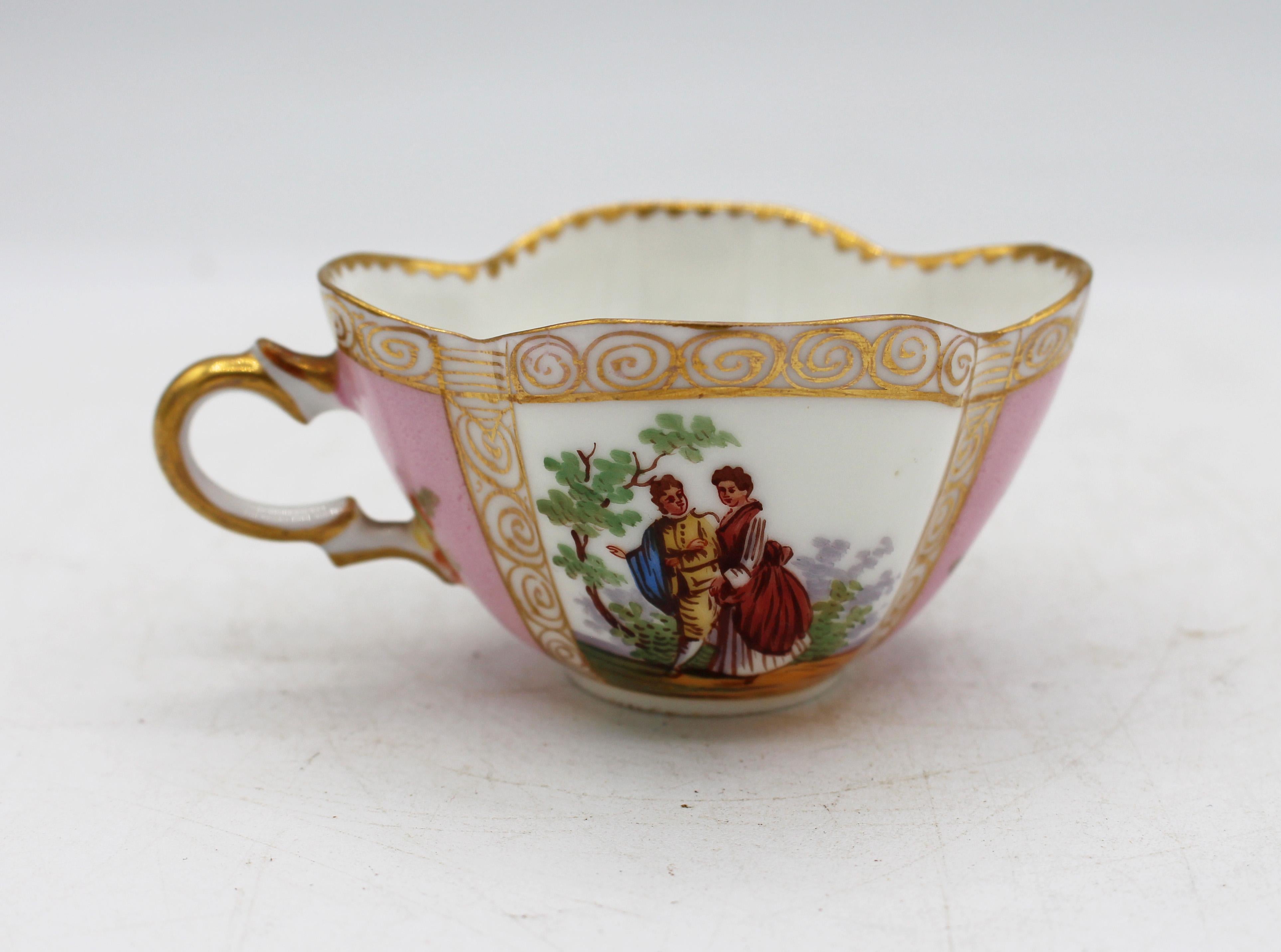 Circa 1888-1916 Richard Klemm, Dresden Quatrefoil Demitasse Cup & Saucer en vente 1