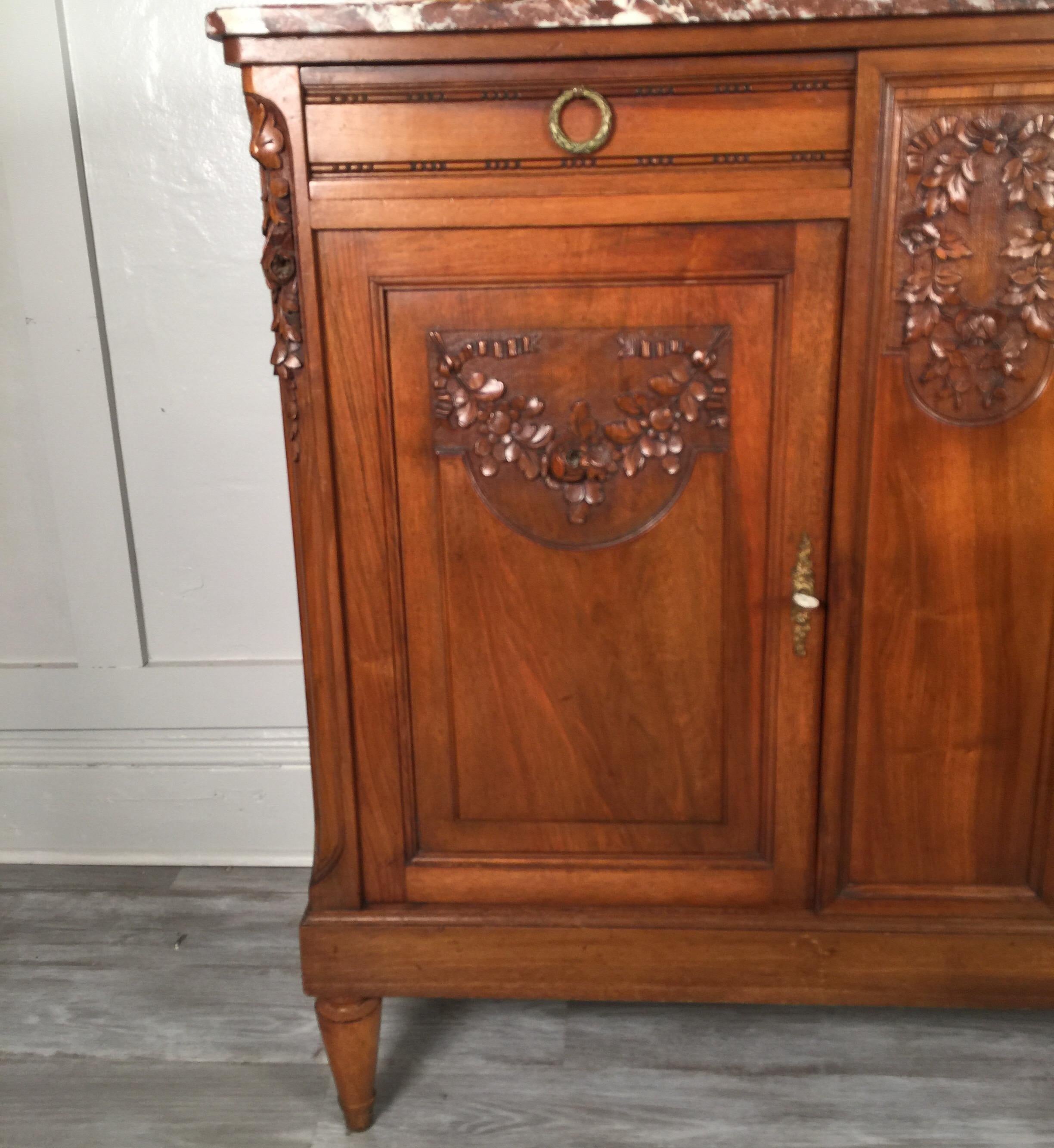 French Carved Walnut Two-Door Marble-Top Server with Mirrored Back In Good Condition In Lambertville, NJ