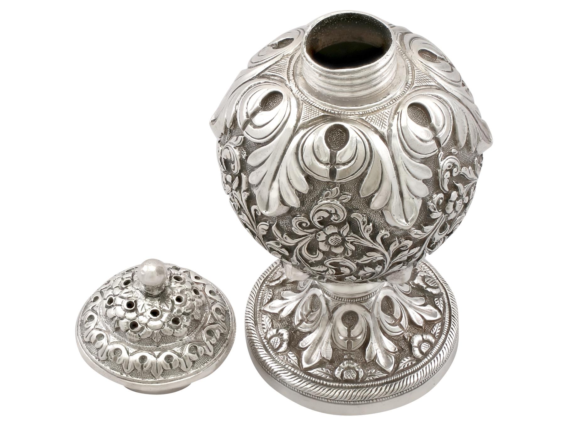 Antique Indian Silver Peppers by Oomersee Mawjee & Sons, circa 1890 1