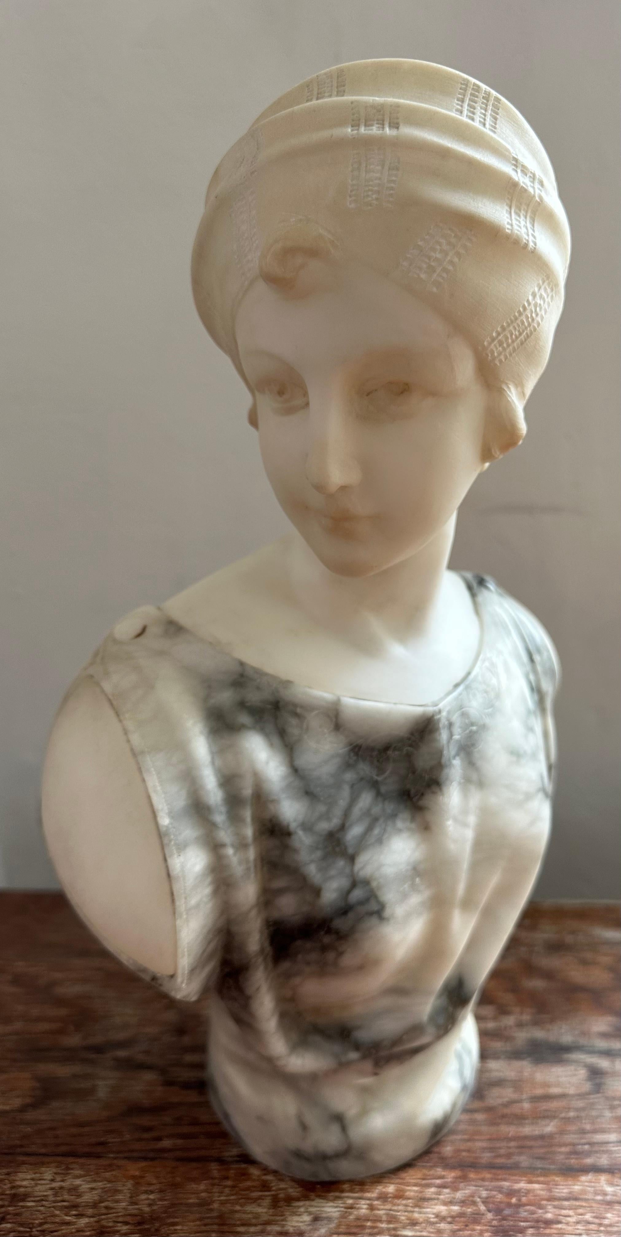 Circa. 1890 Italian Grey & White Elegant Marble Female Bust By Guglielmo Pugi For Sale 7