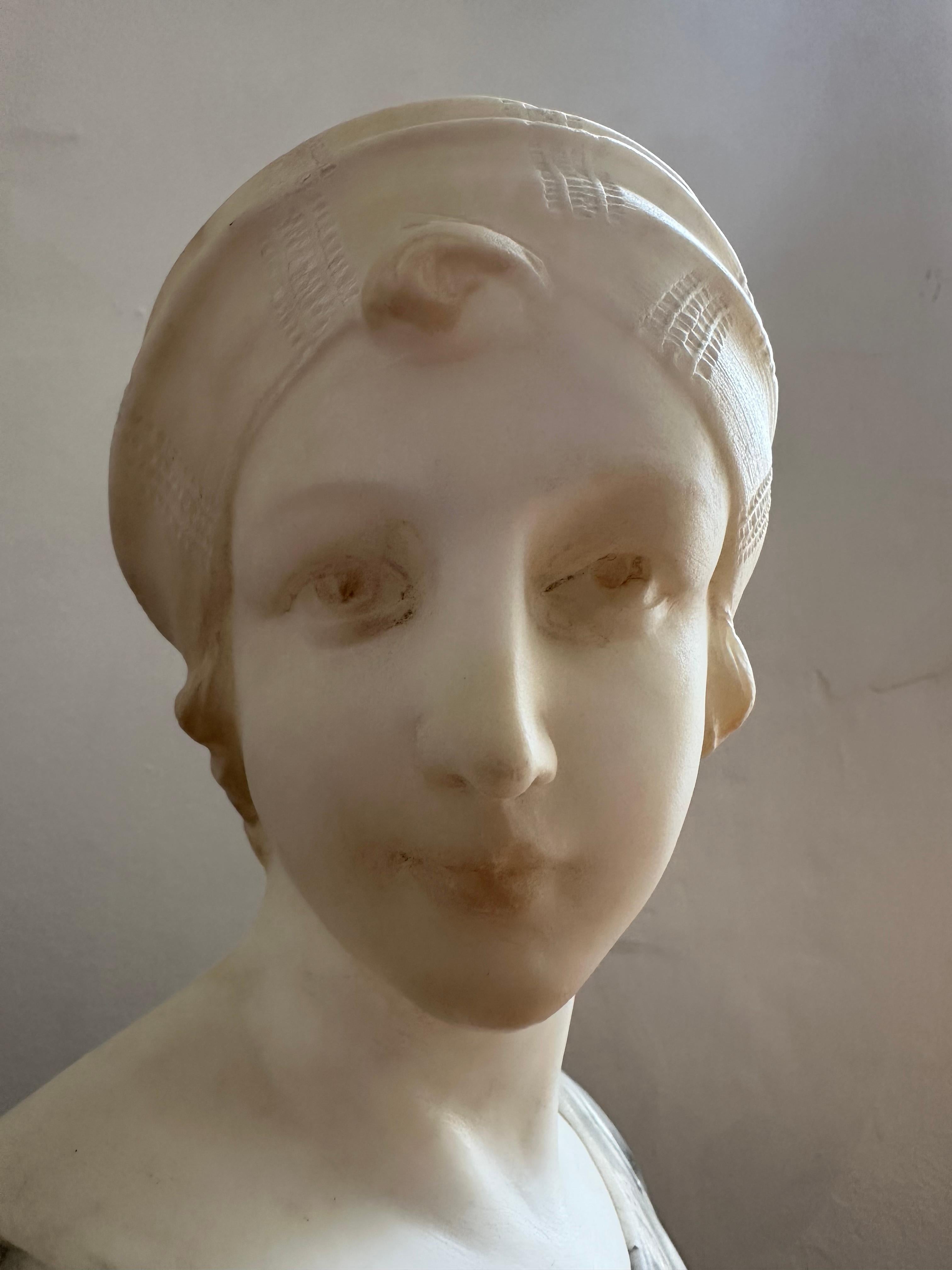 Circa. 1890 Italian Grey & White Elegant Marble Female Bust By Guglielmo Pugi For Sale 8