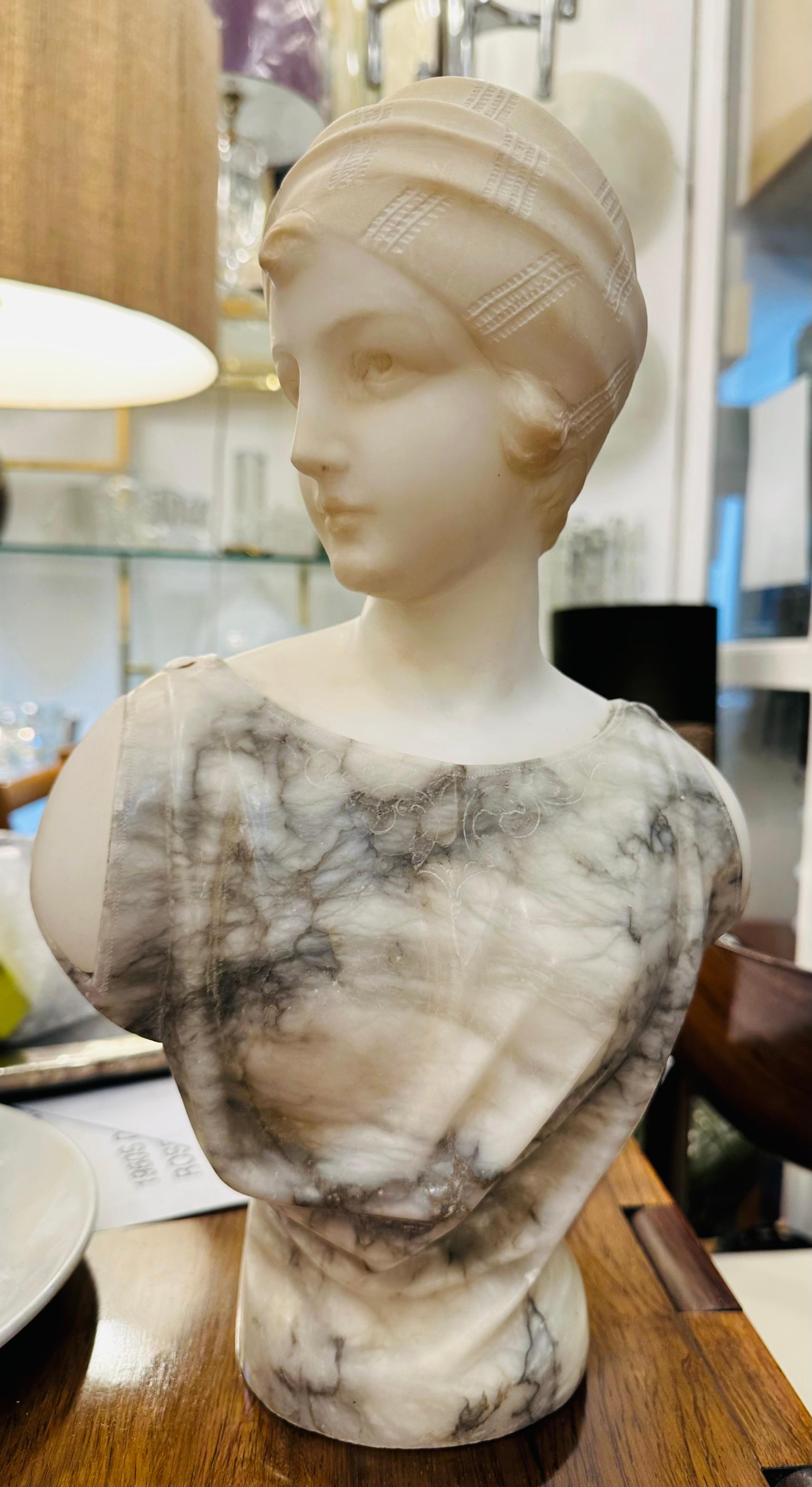 Circa. 1890 Italian Grey & White Elegant Marble Female Bust By Guglielmo Pugi For Sale 9