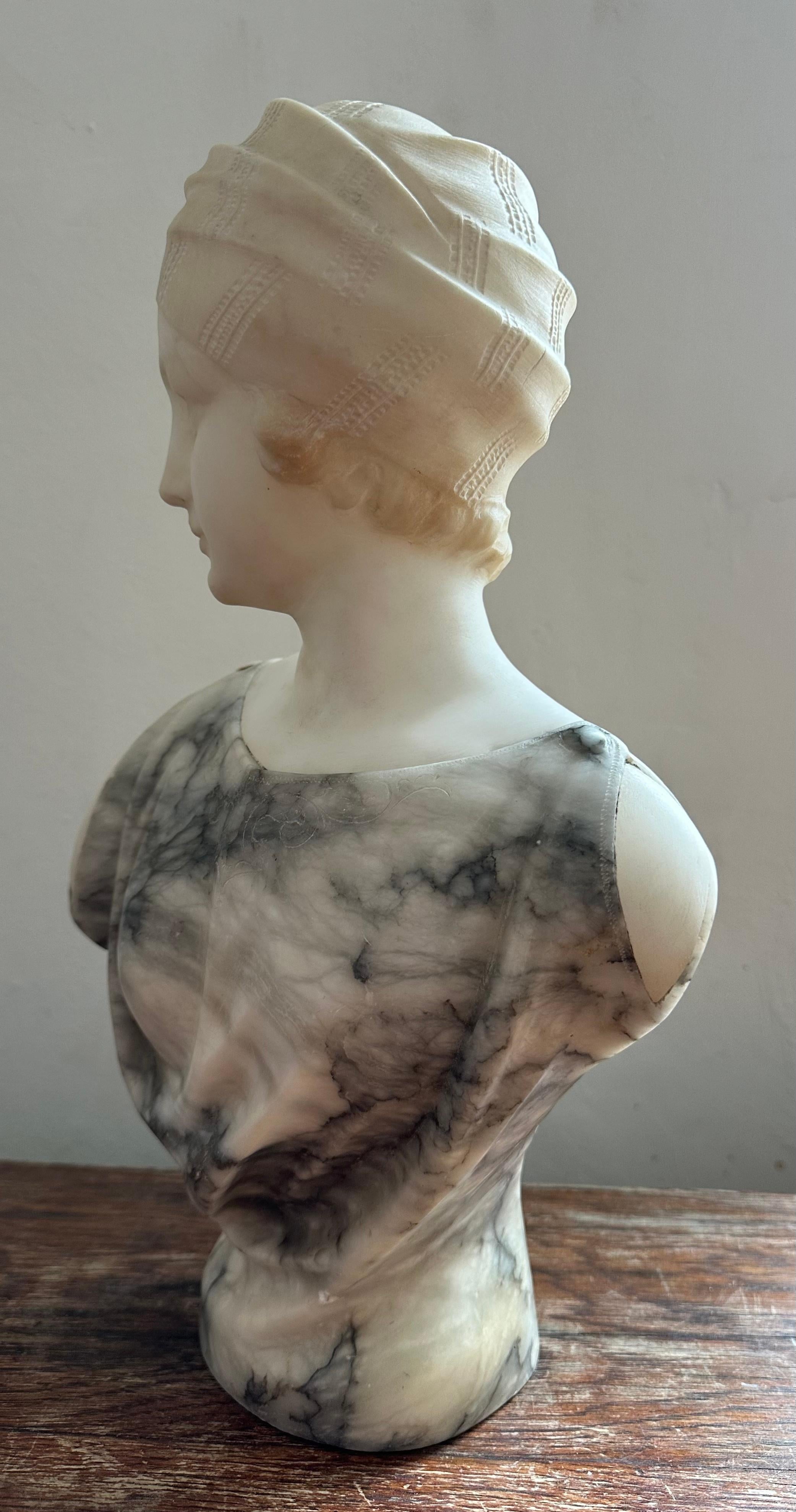 Hand-Carved Circa. 1890 Italian Grey & White Elegant Marble Female Bust By Guglielmo Pugi For Sale
