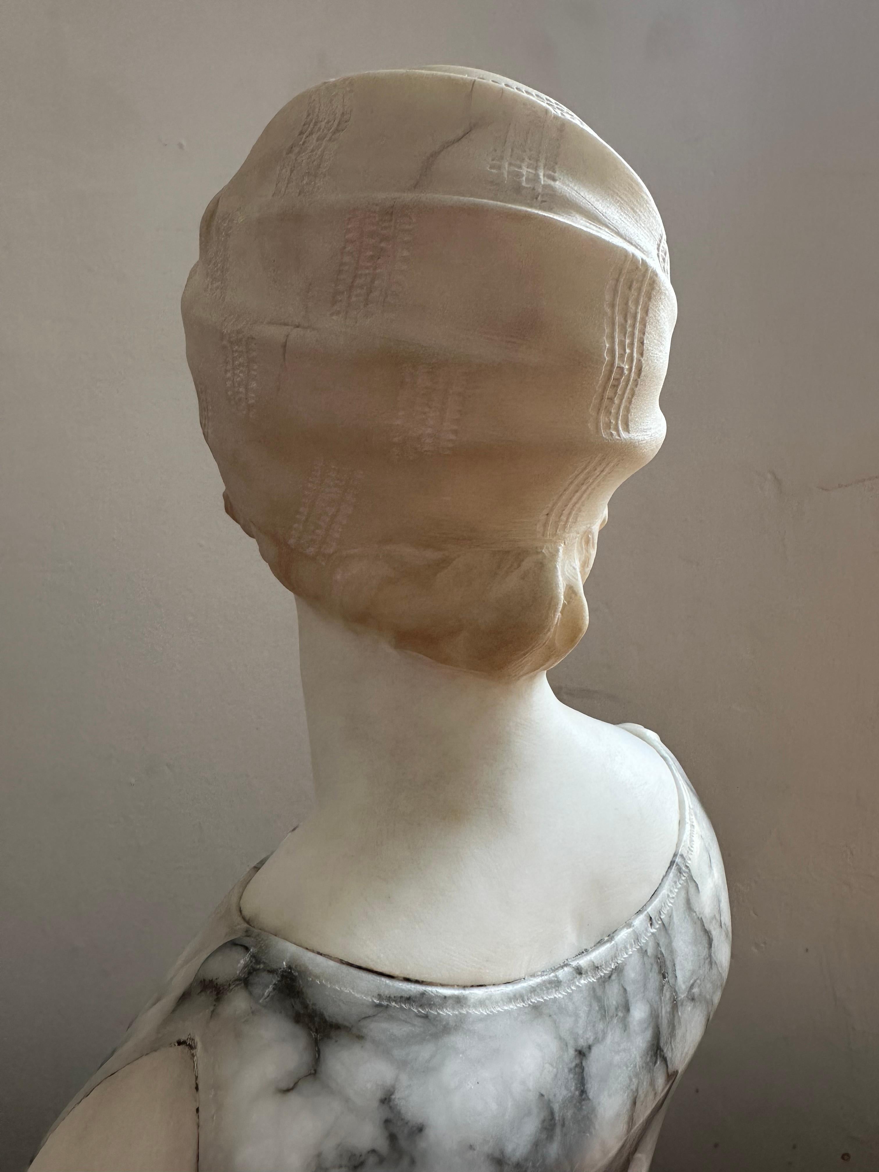 Circa. 1890 Italian Grey & White Elegant Marble Female Bust By Guglielmo Pugi For Sale 2