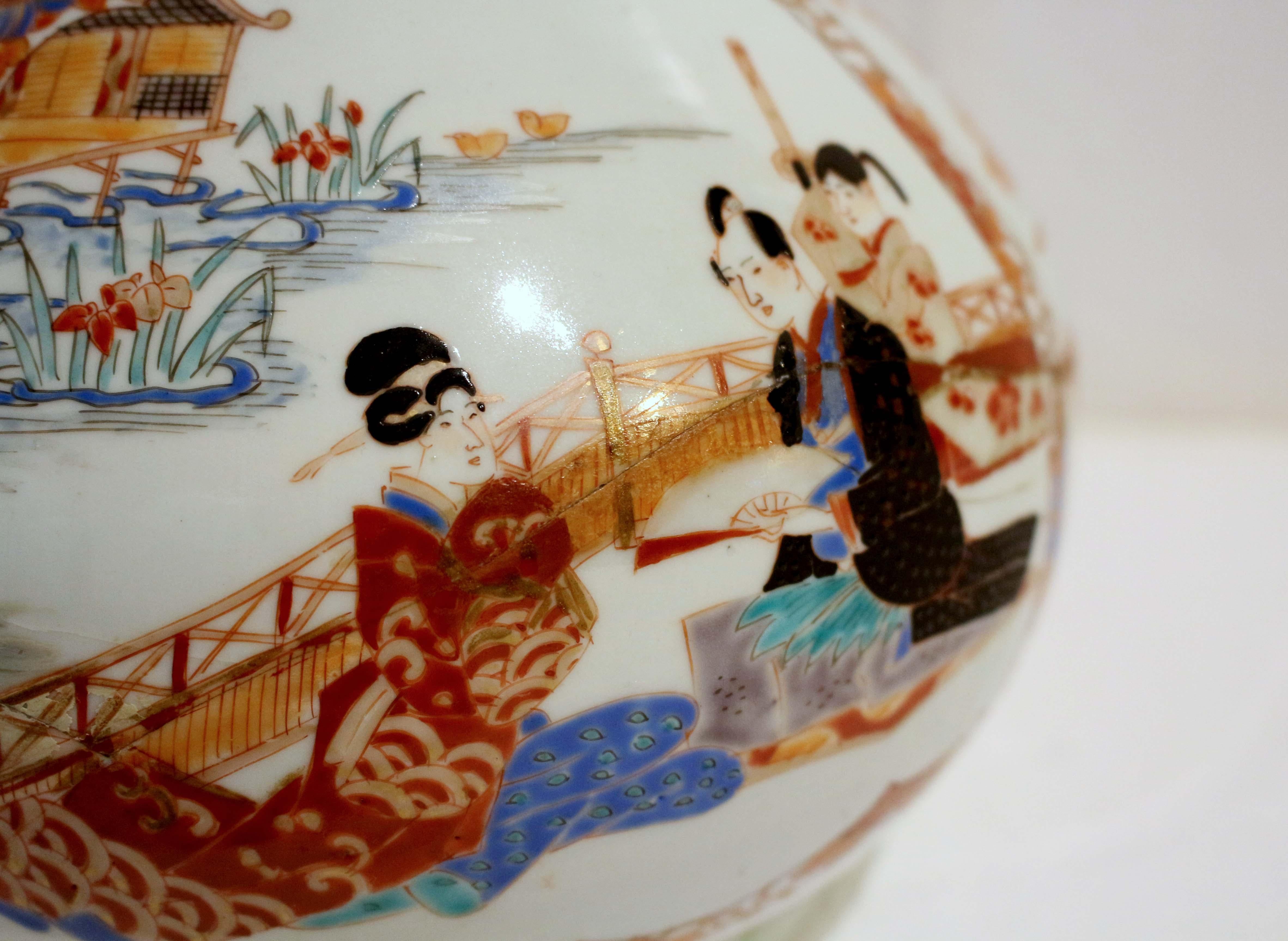 Paar japanische Imari-Vasen aus der Zeit um 1890 im Angebot 6