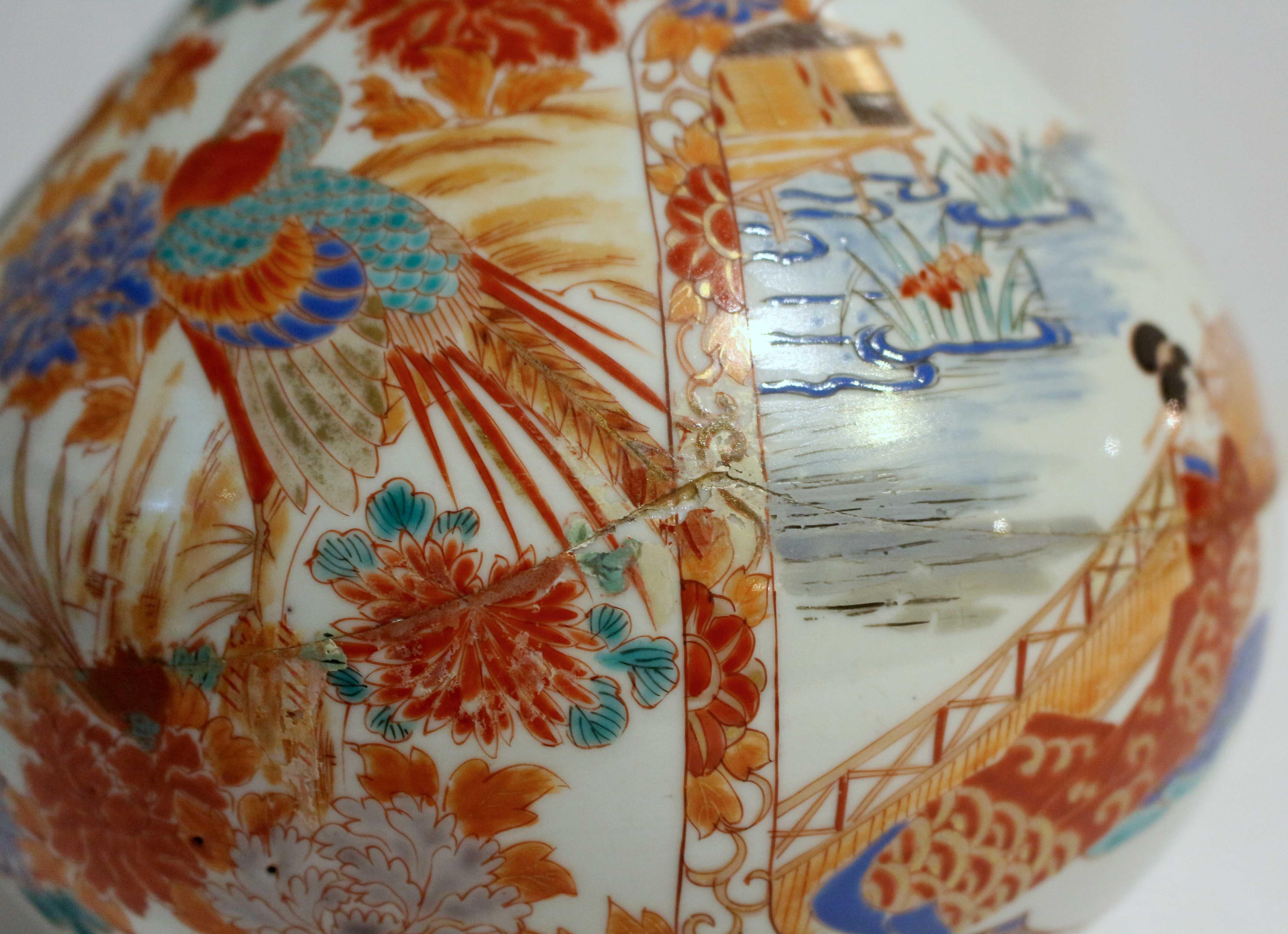 Circa 1890 Pair of Japanese Imari Vases For Sale 9