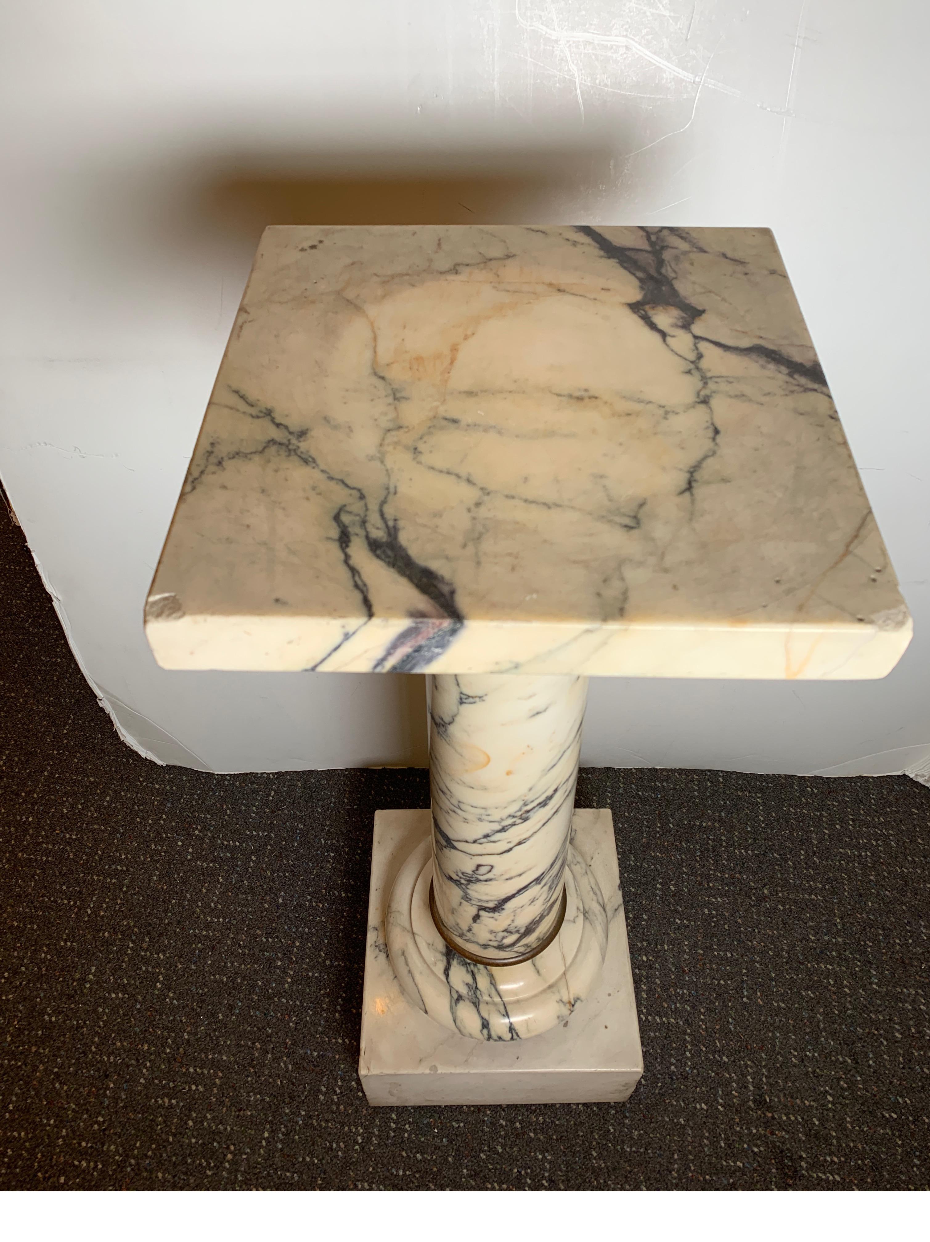 Traditional Italian Marble Pedestal W/ Simple Bronze Ring Accents, circa 1890s In Good Condition In Lambertville, NJ