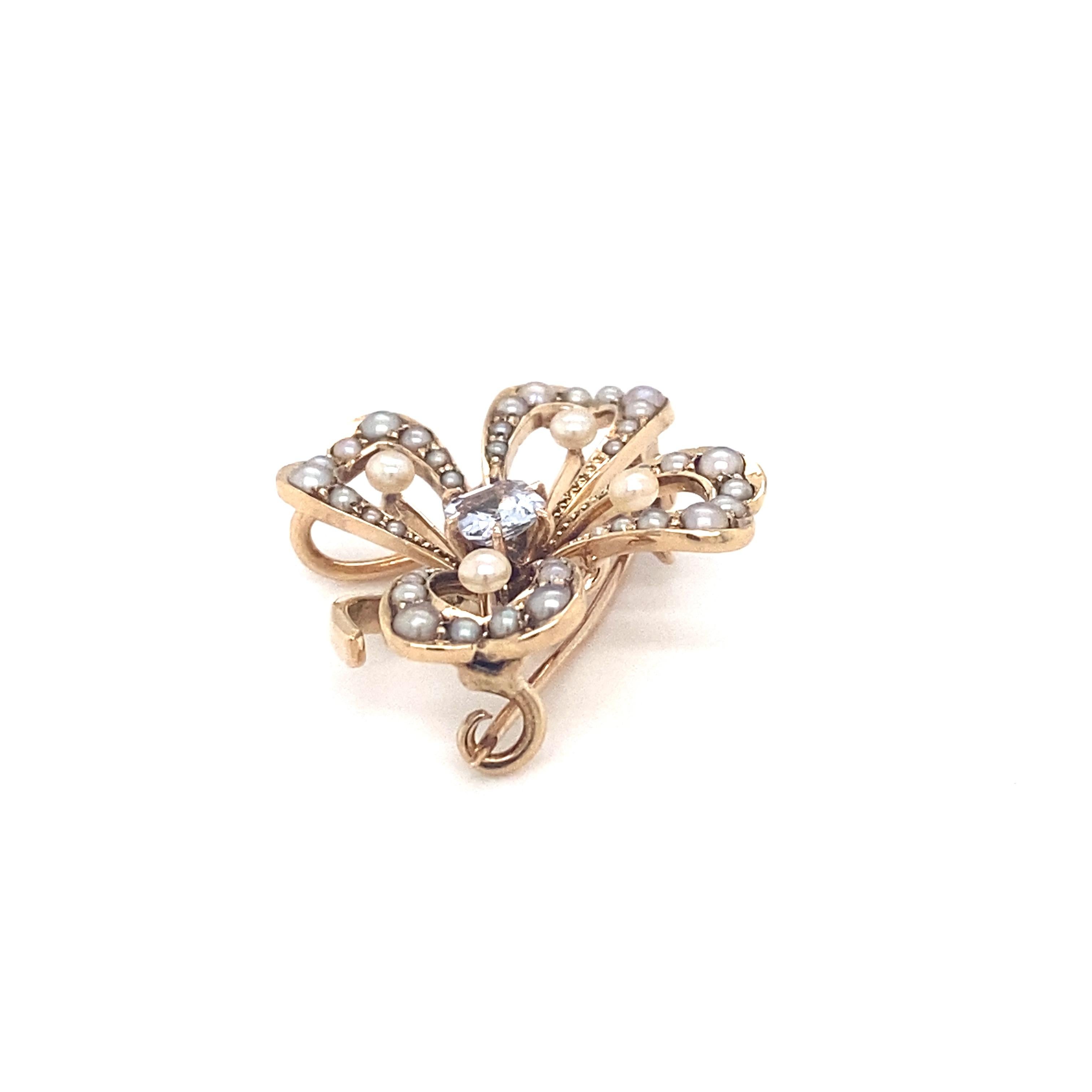 Circa 1890s Victorian Pearl and Ceylon Sapphire Clover Brooch in 14 Karat Gold For Sale 1