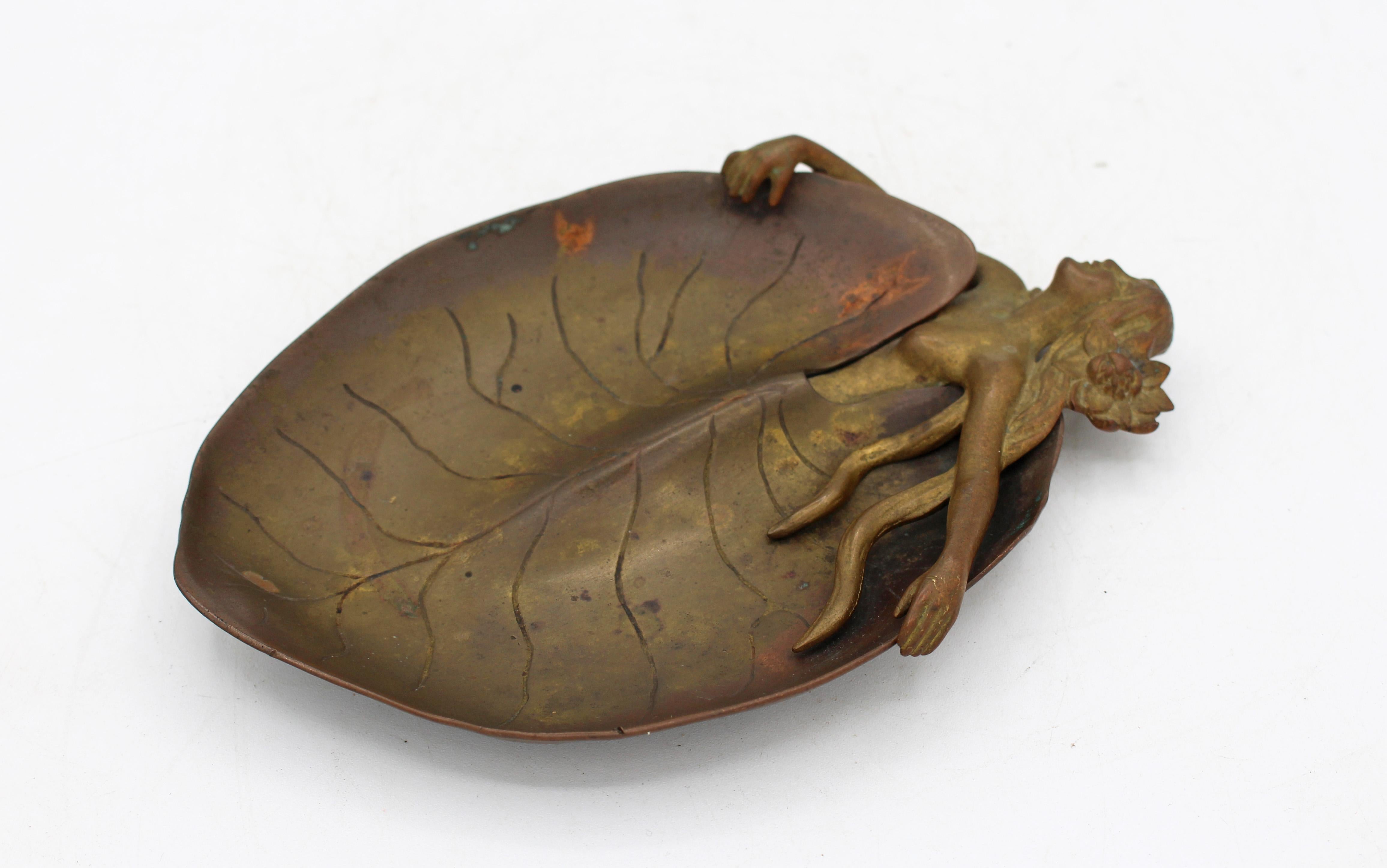 Americano Circa 1895-1910 probabile Art Nouveau americana, piatto in bronzo o posacenere per sigari in vendita