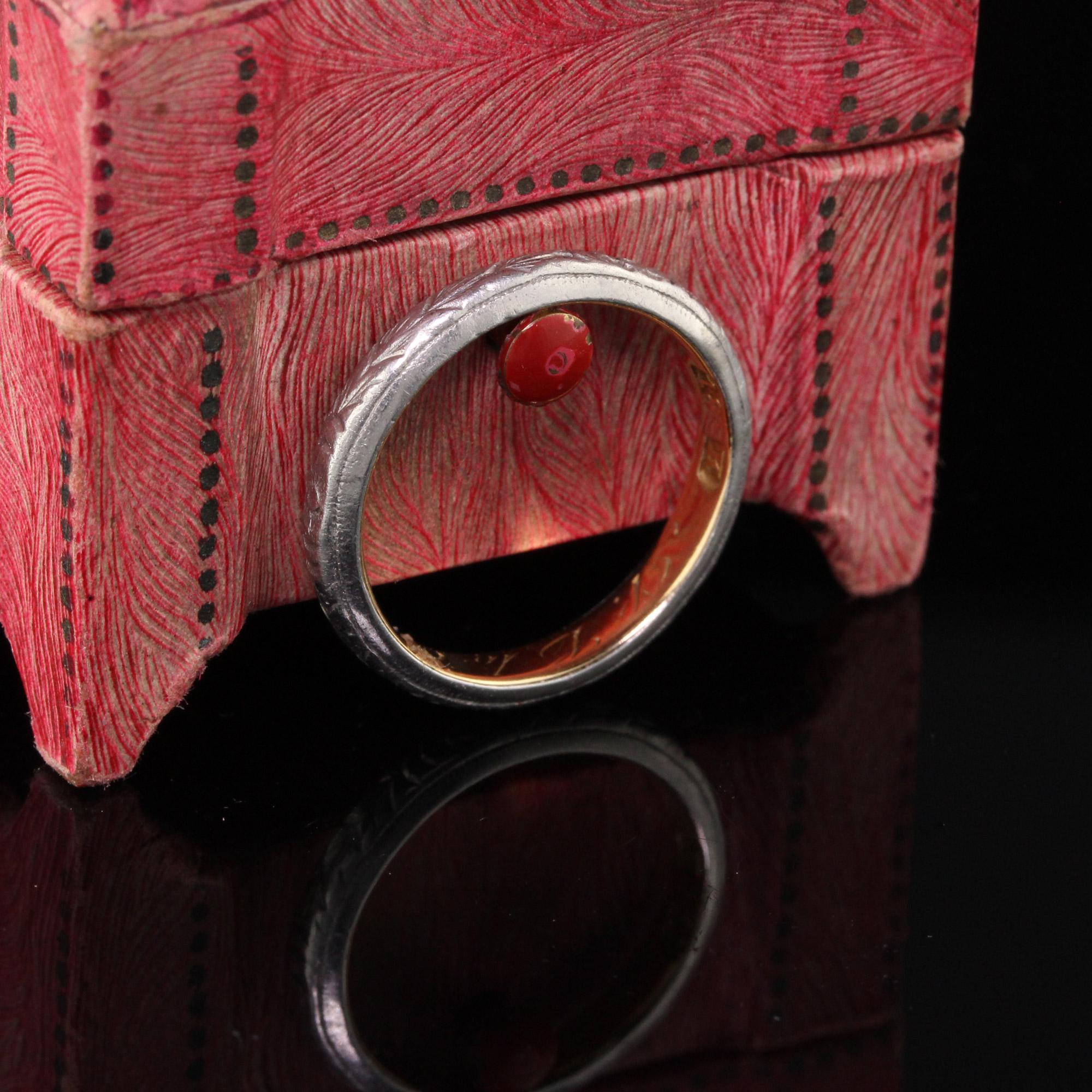 Circa 1899 Antique Victorian Platinum 18K Yellow Gold Wedding Band - Size 5.25 In Good Condition For Sale In Great Neck, NY