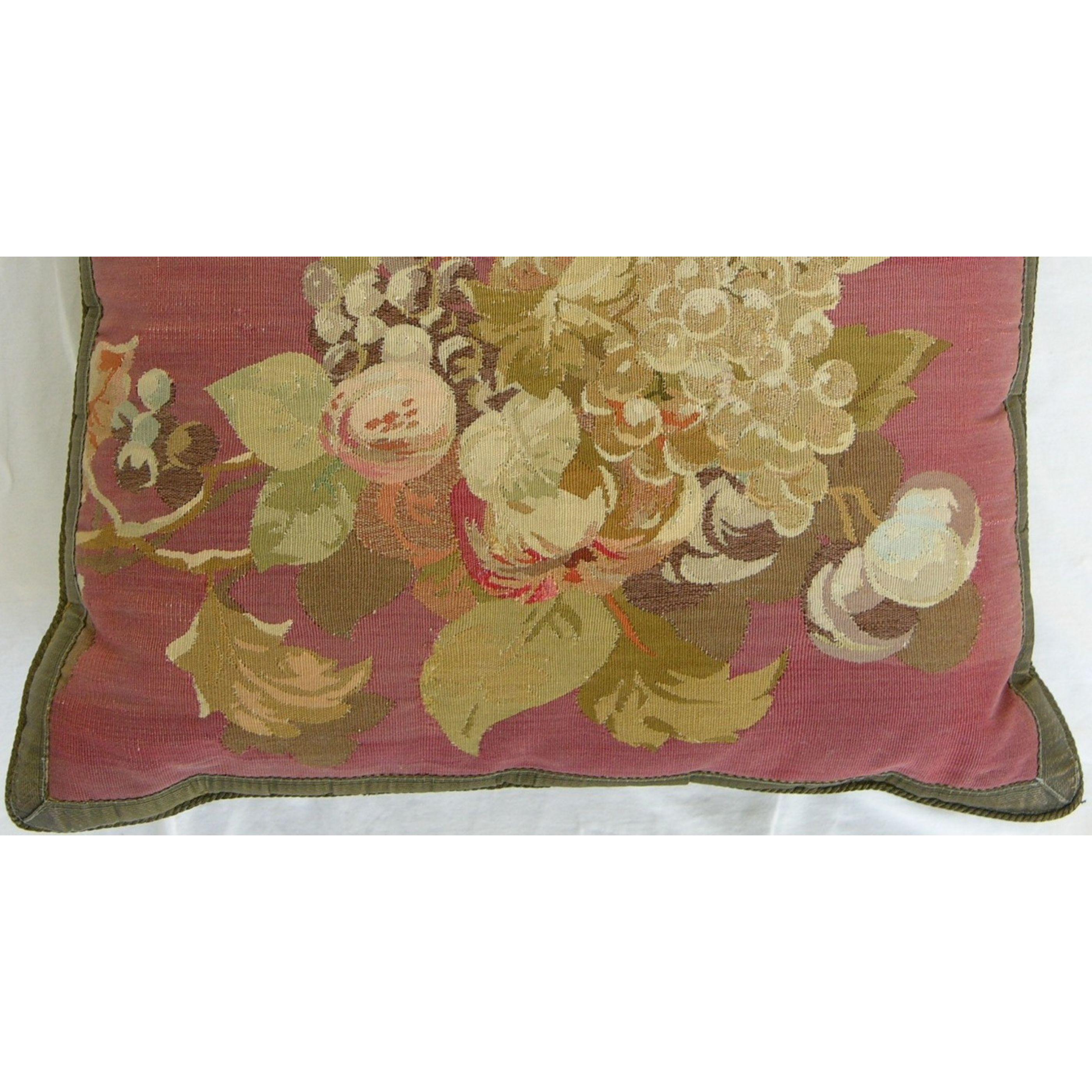 Circa 18th Century Antique French Aubusson Tapestry Pillow In Good Condition For Sale In Los Angeles, US