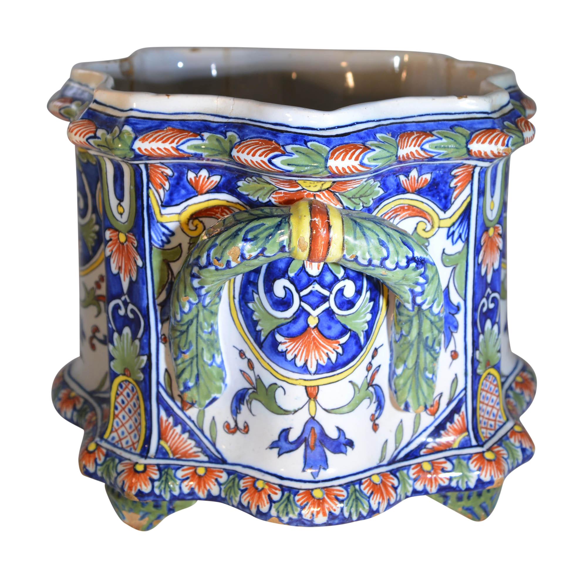 French Hand Painted Nevers Faience Cachepot Jardinière, circa 18th Century In Good Condition For Sale In Pataskala, OH