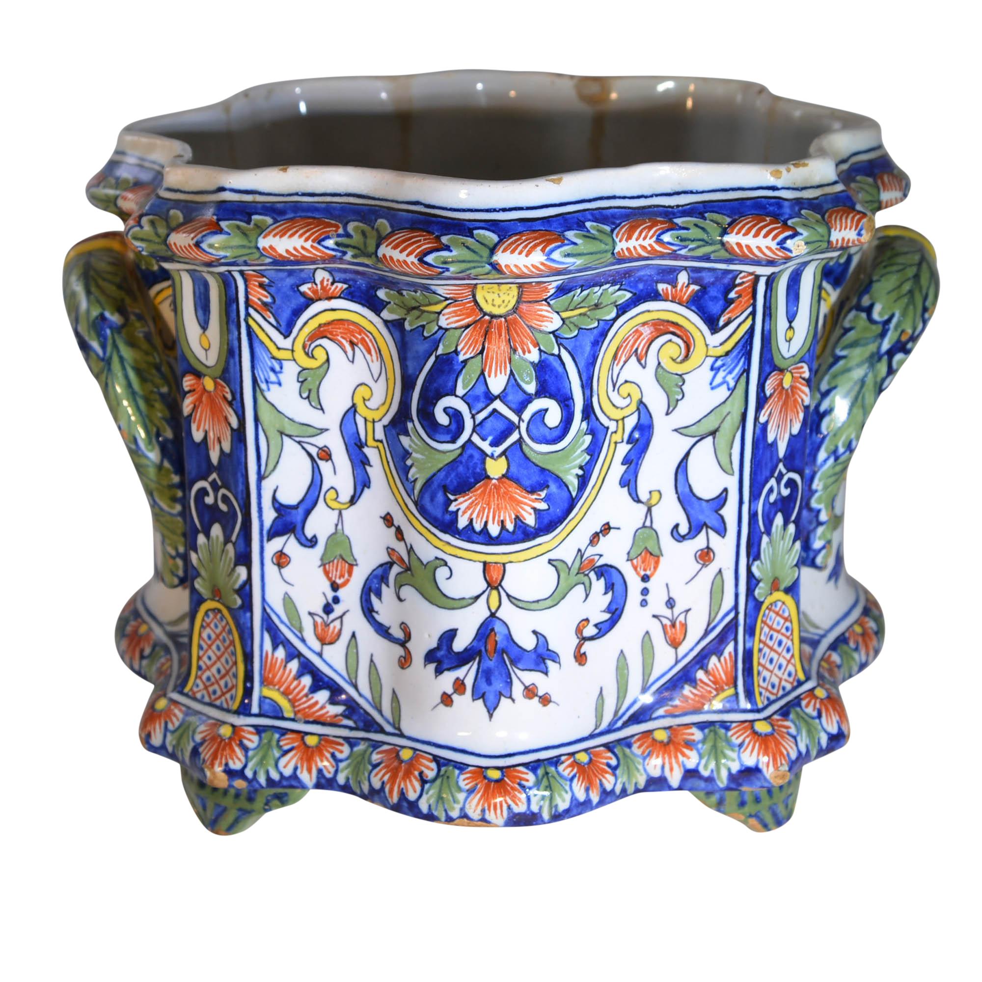 French Hand Painted Nevers Faience Cachepot Jardinière, circa 18th Century For Sale 1