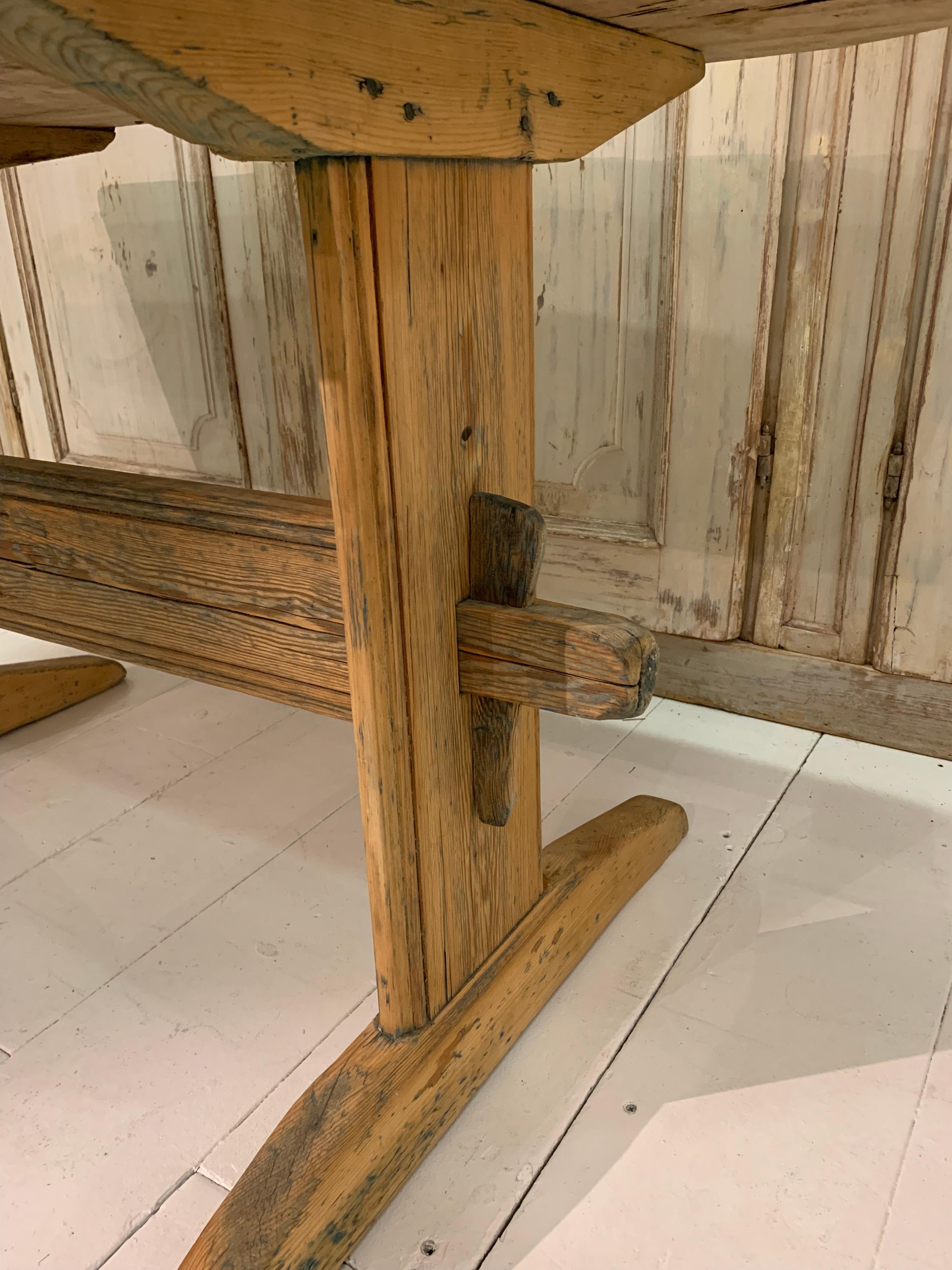 Swedish Country Pine Refectory Table with One Curved End, circa 18th Century For Sale 8