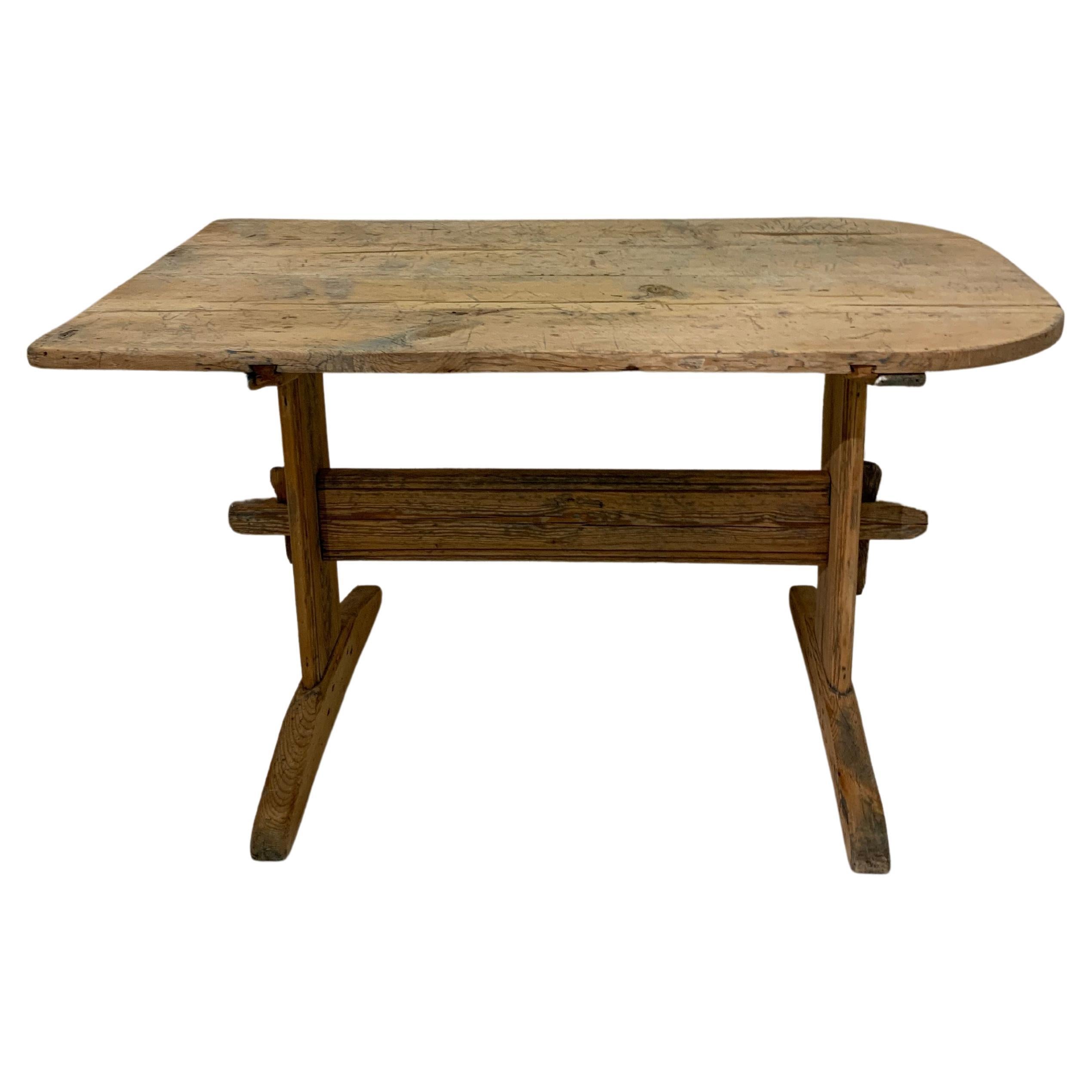Swedish Country Pine Refectory Table with One Curved End, circa 18th Century For Sale