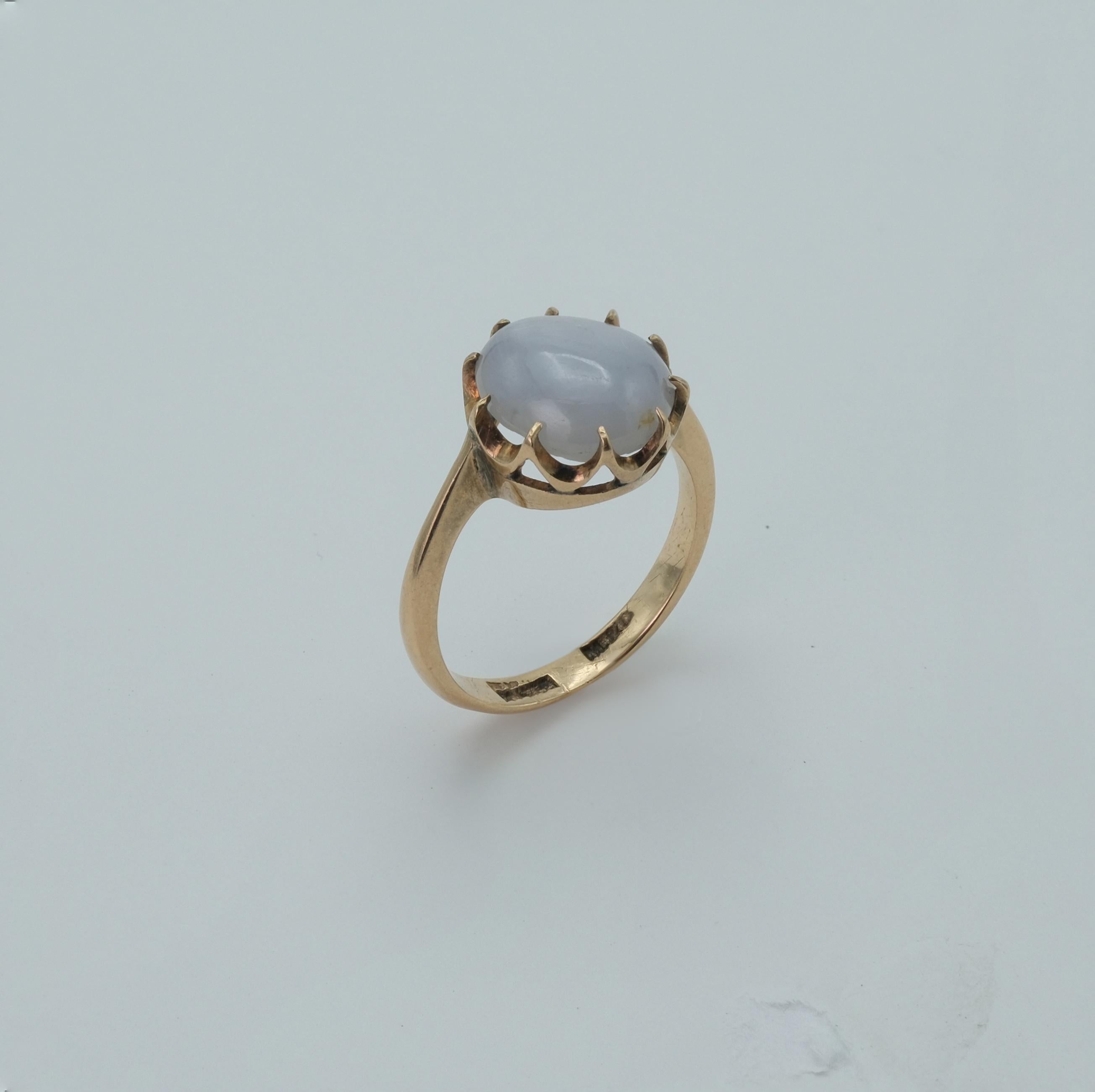 Cabochon Circa 1900 Antique Star Sapphire Ring, 3.5 Carats, Set in 12 Karat Yellow Gold For Sale