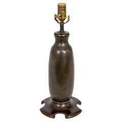 Lampe de table Arts & Crafts en bronze datant d'environ 1900