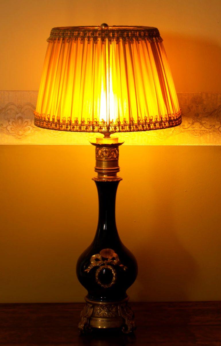 Cobalt Porcelain and Gilded Bronze Table Lamp, circa 1900 1