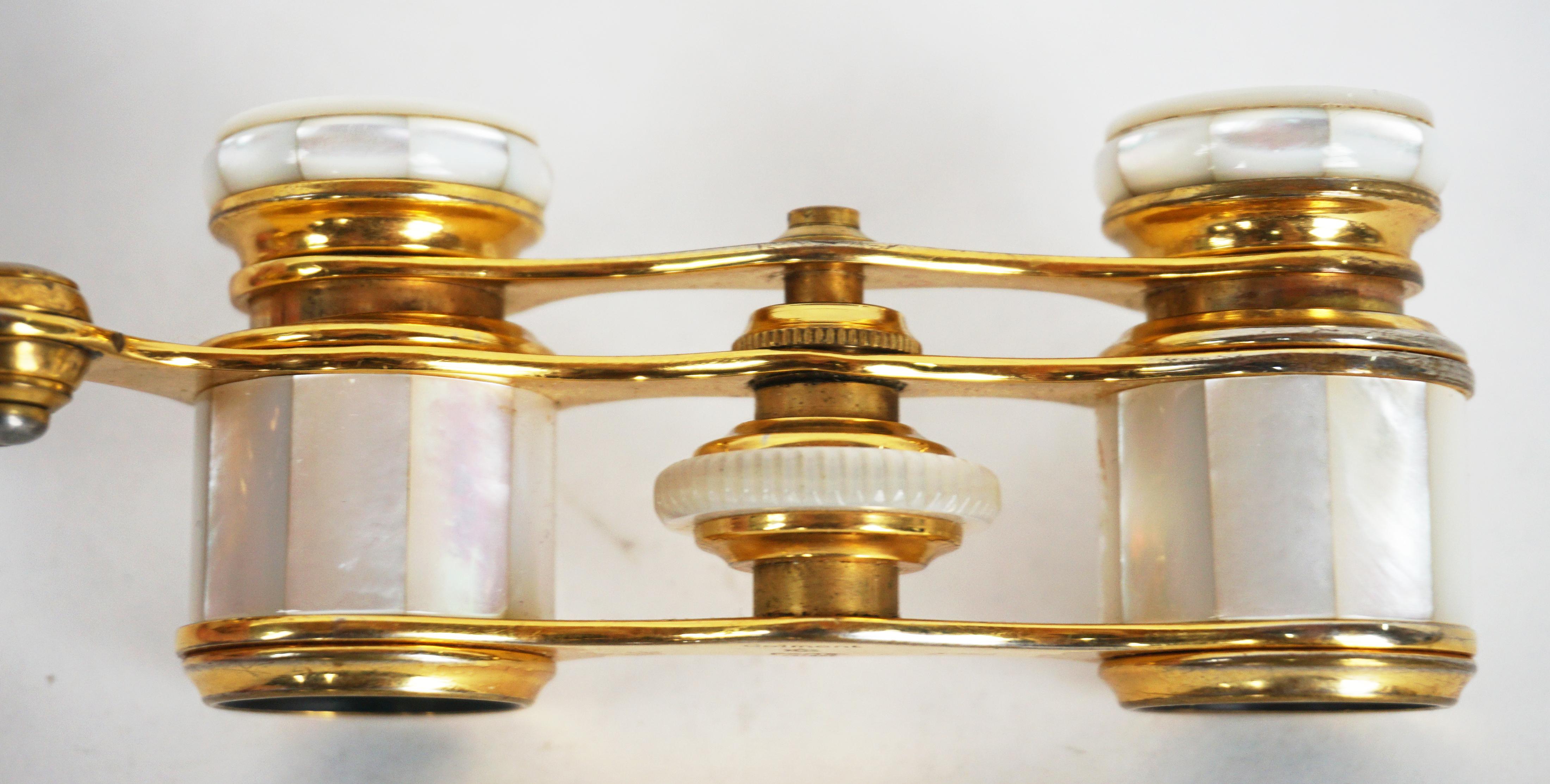 Edwardian Circa 1900 Colmont Paris Mother of Pearl Ladies Lorgnette Theater/Opera Glasses