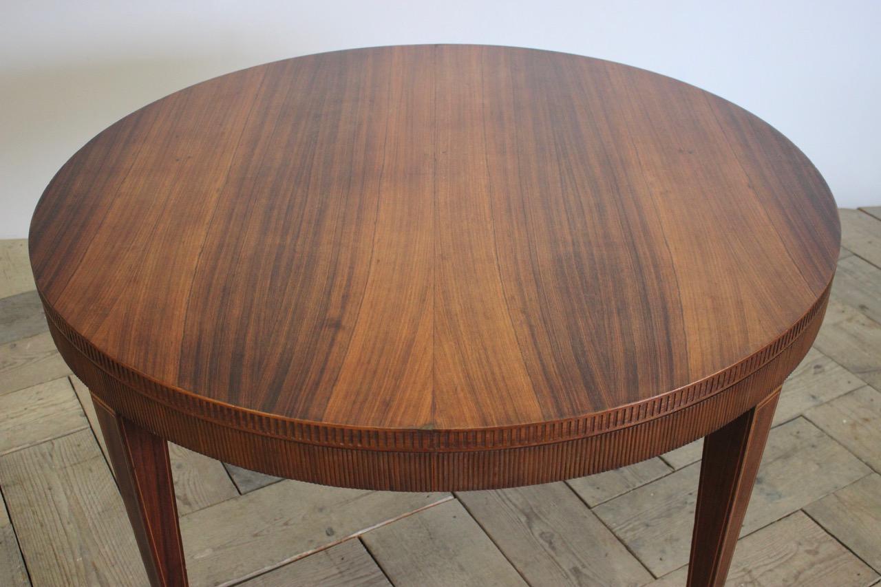 Continental Centre Table in Rosewood, circa 1900 In Good Condition For Sale In Gloucestershire, GB
