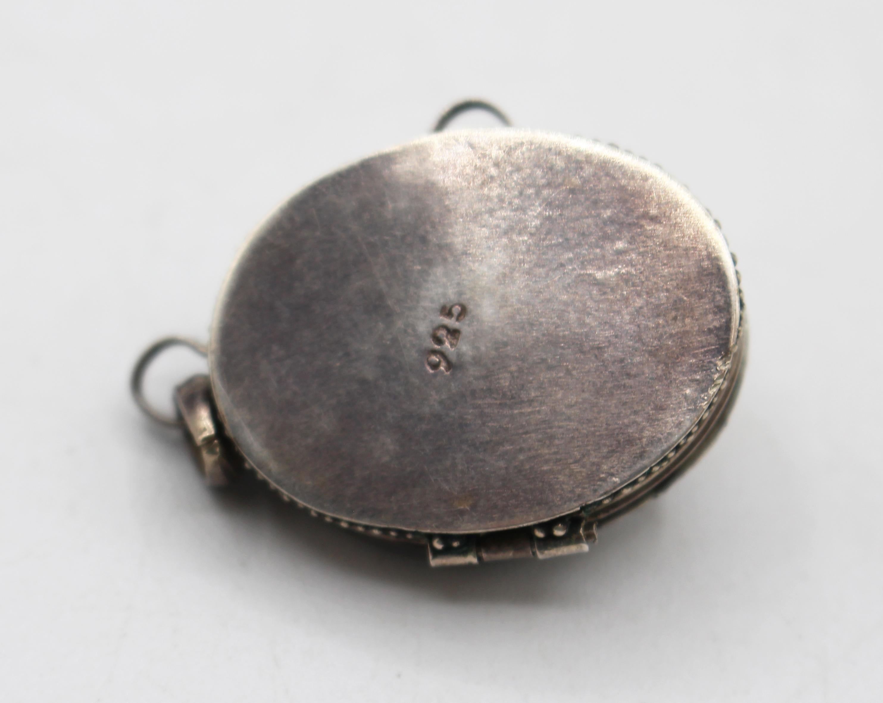 Début du 20ème siècle Médaillon en sterling, or et améthyste de style continental datant de 1900 en vente